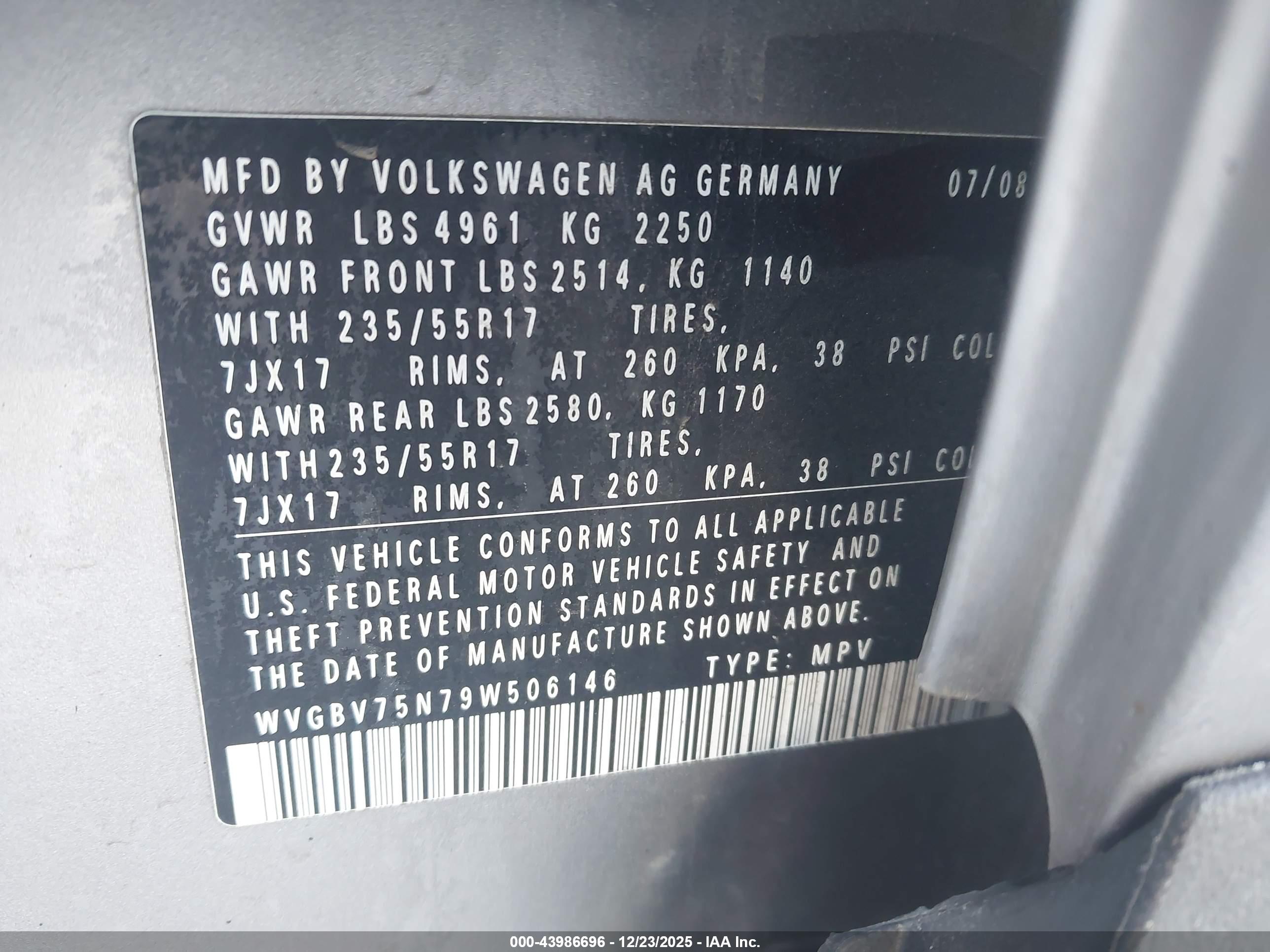 VOLKSWAGEN TIGUAN image 9
