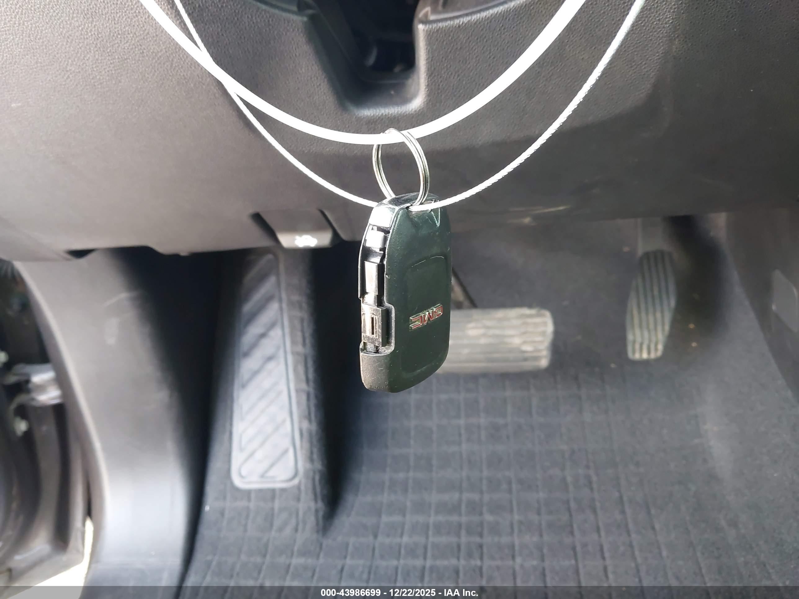 GMC SIERRA image 11