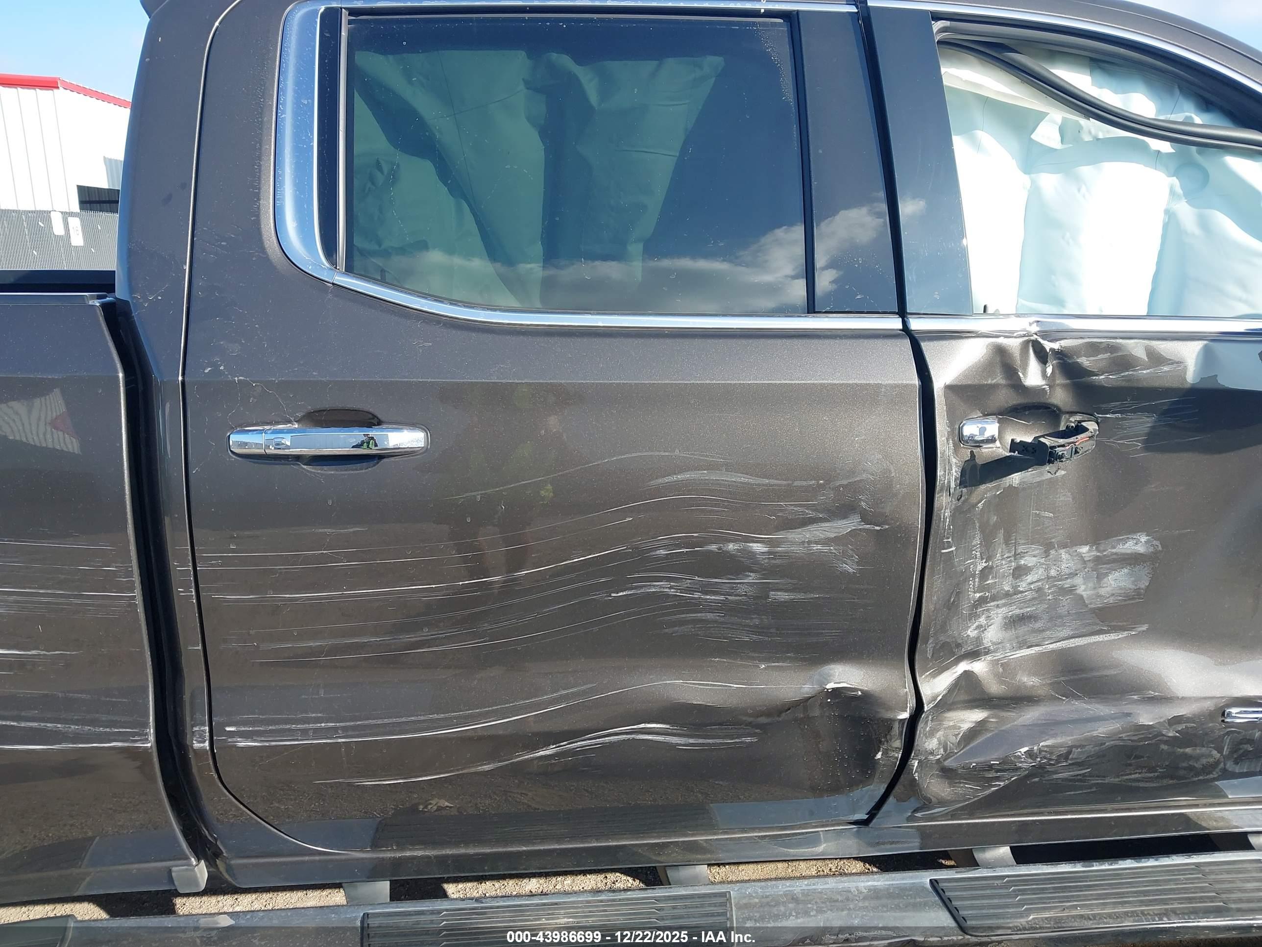 GMC SIERRA image 6