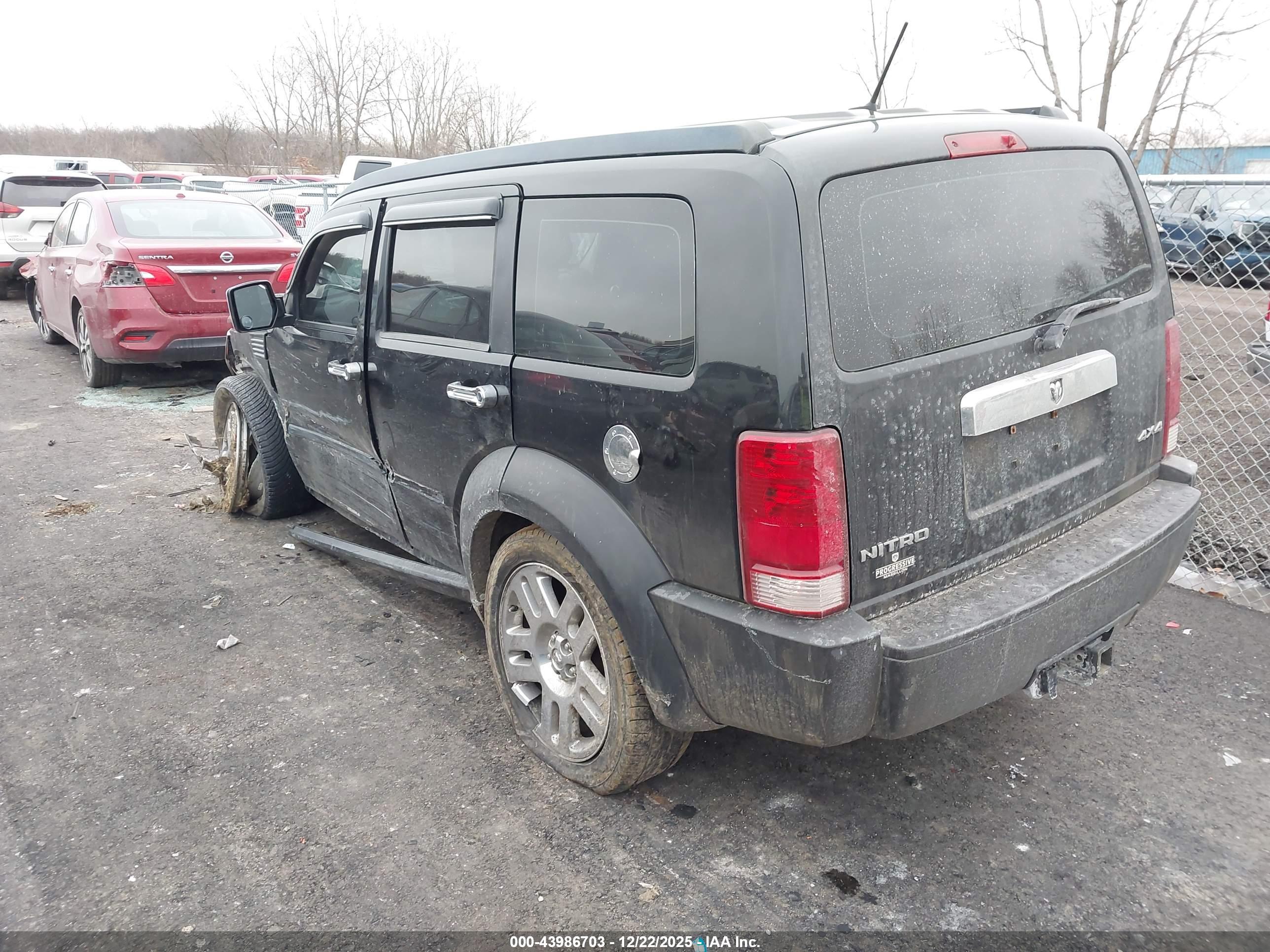 DODGE NITRO image 3