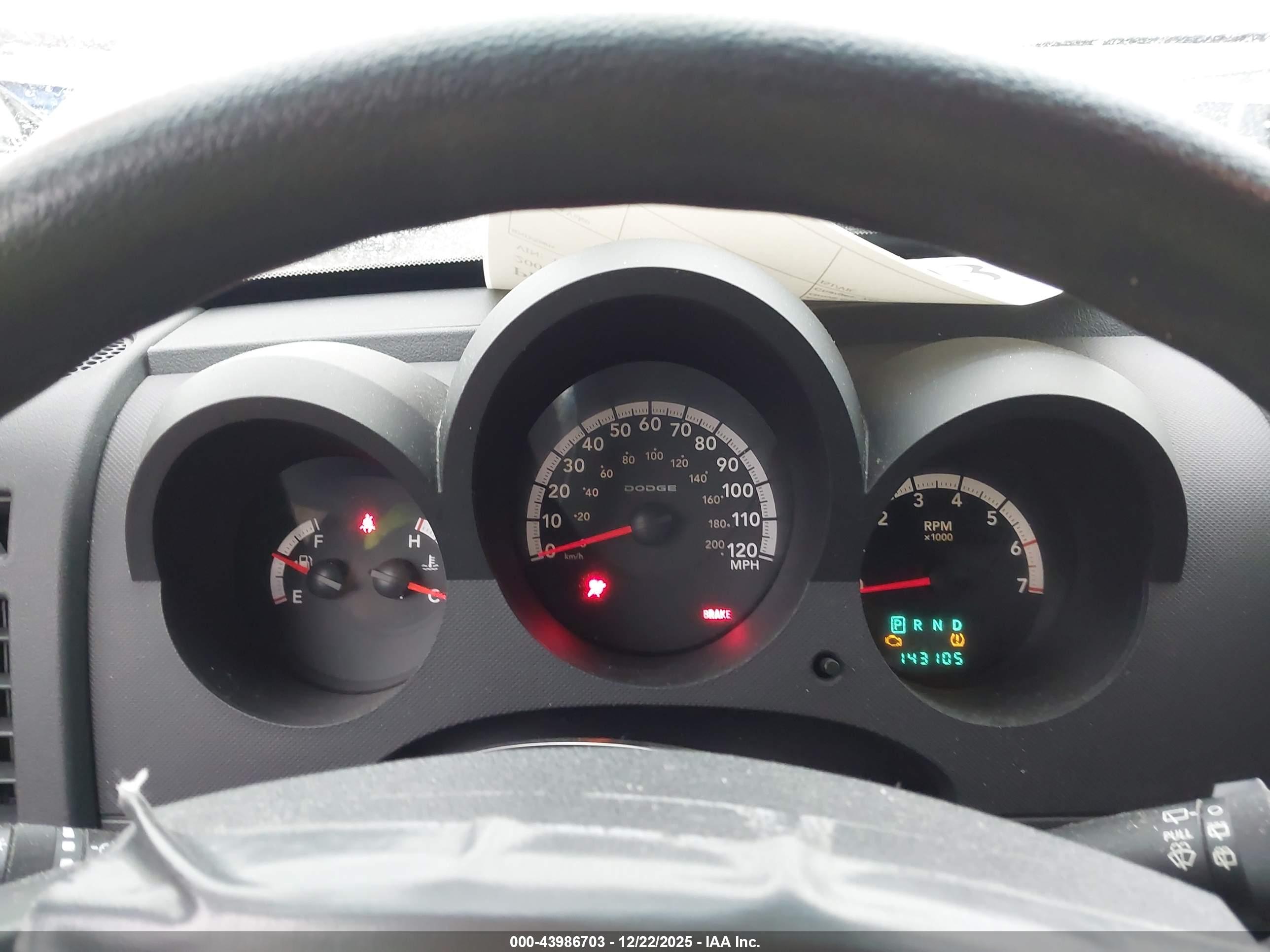 DODGE NITRO image 7