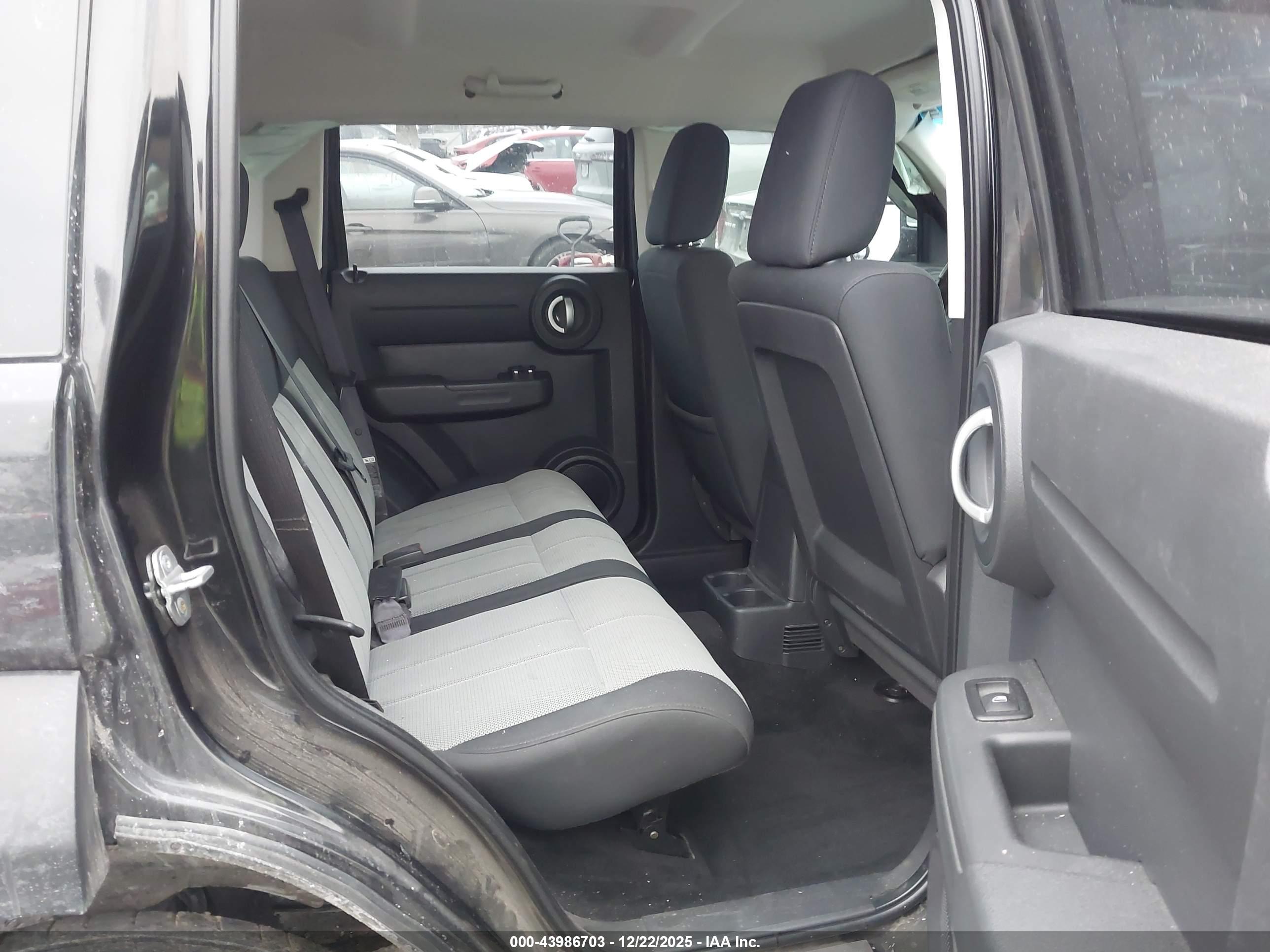 DODGE NITRO image 8