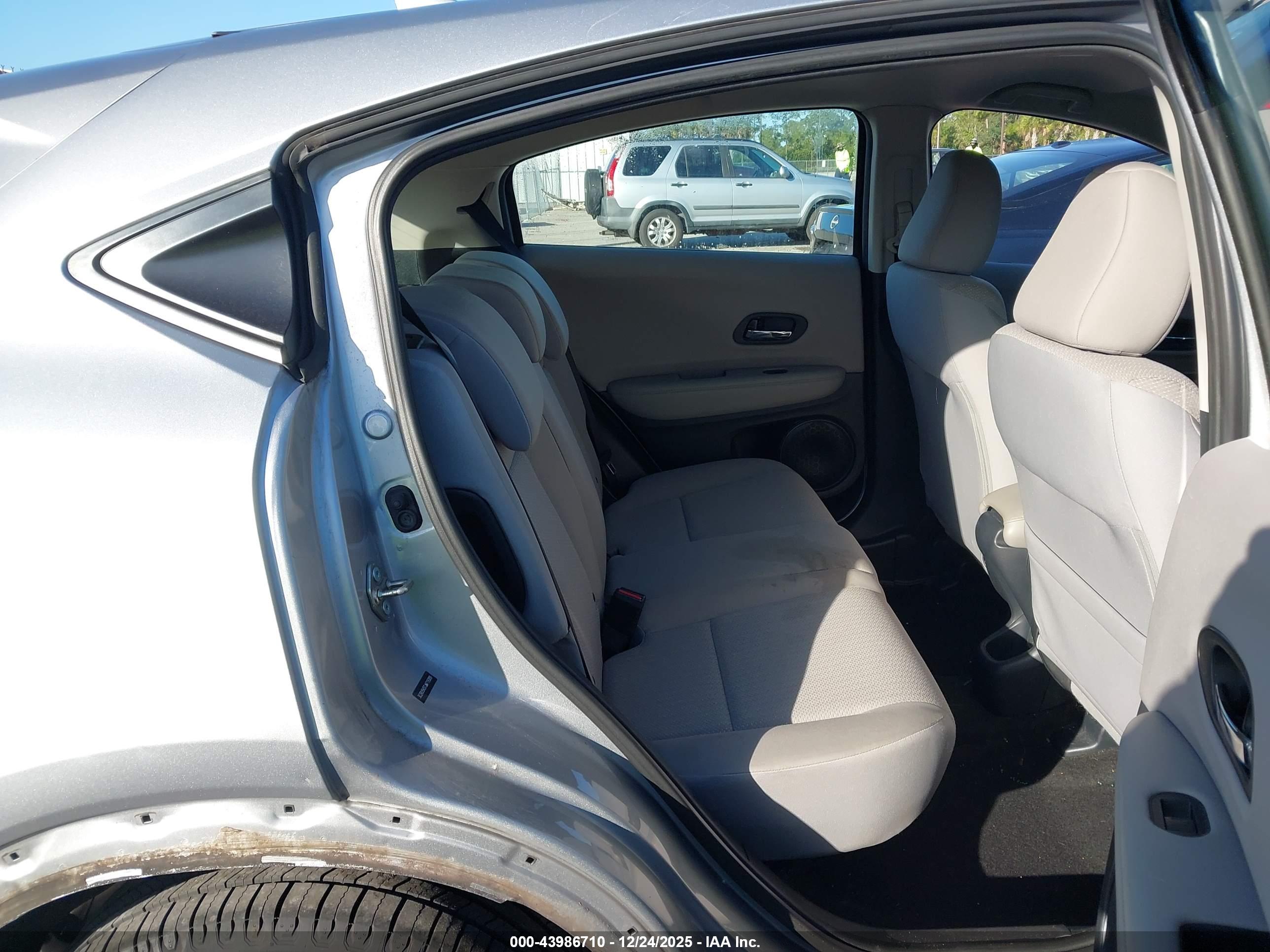 HONDA HR-V image 8