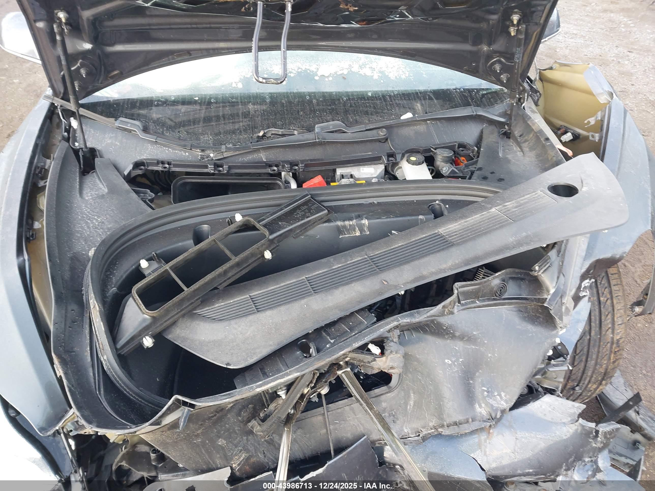 TESLA MODEL image 10