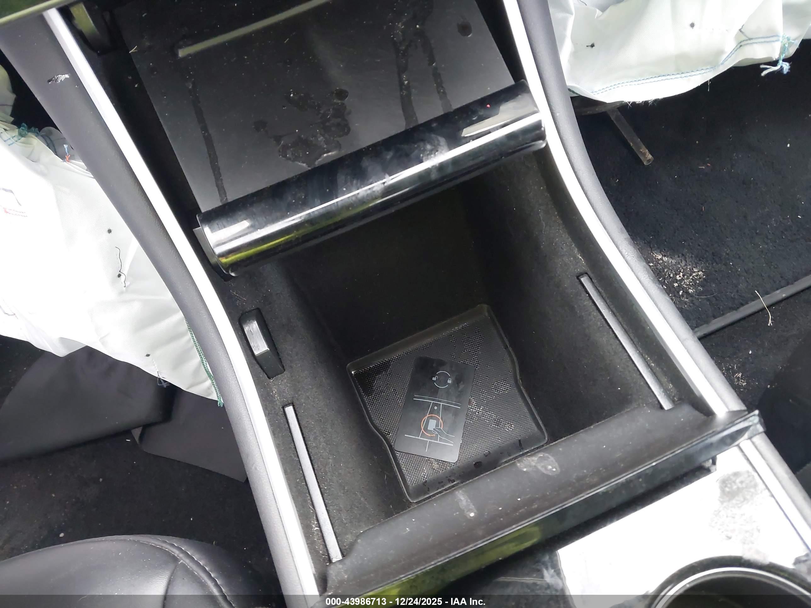 TESLA MODEL image 11