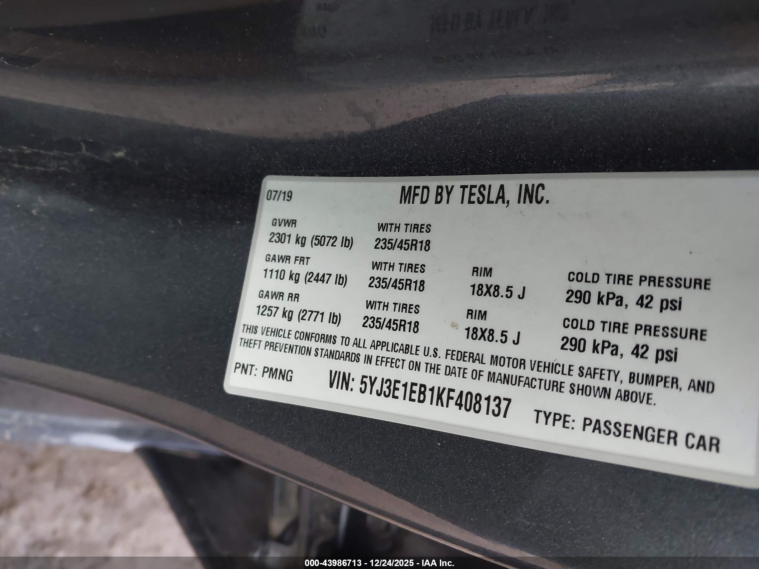 TESLA MODEL image 9