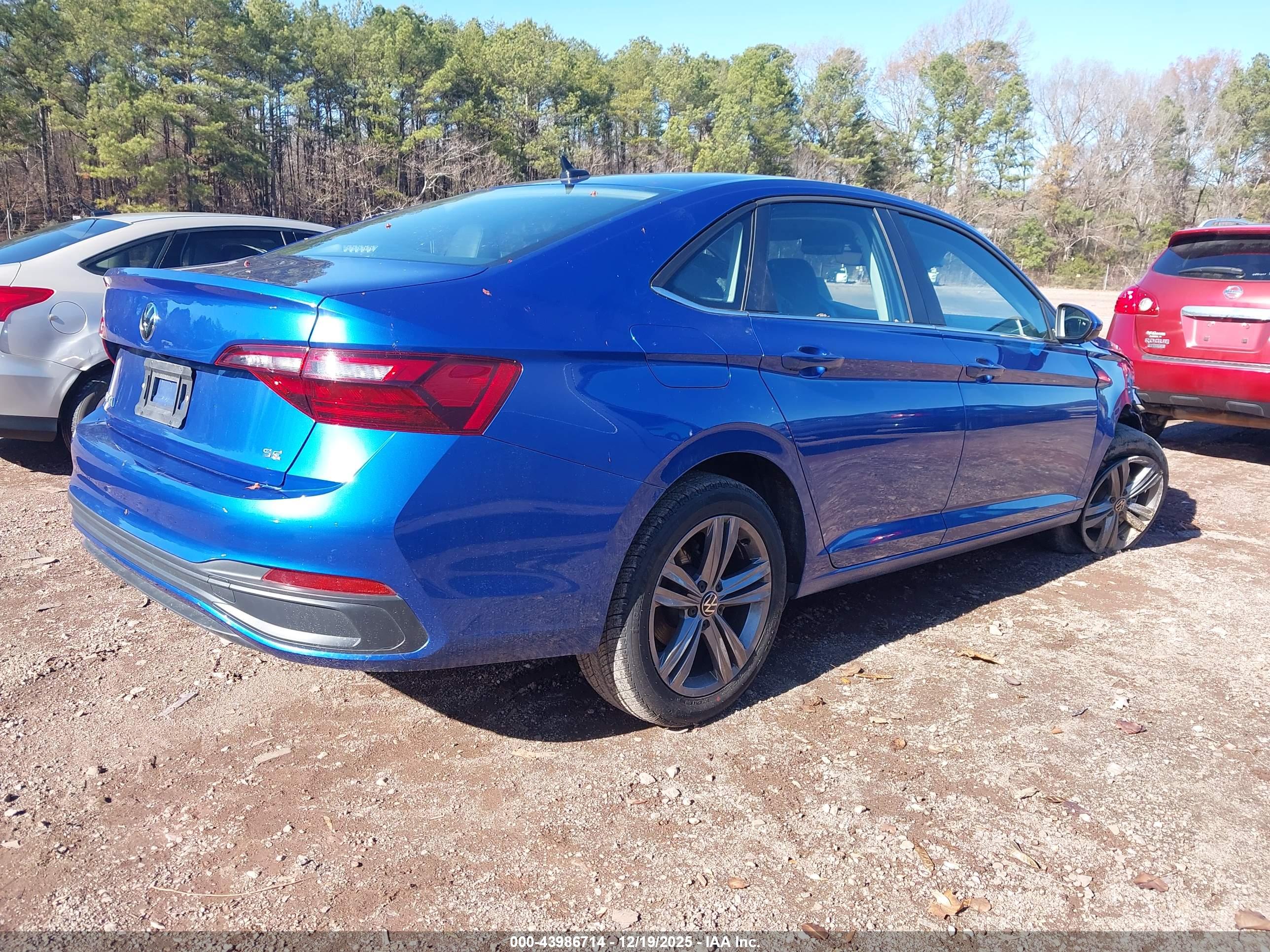 VOLKSWAGEN JETTA image 4