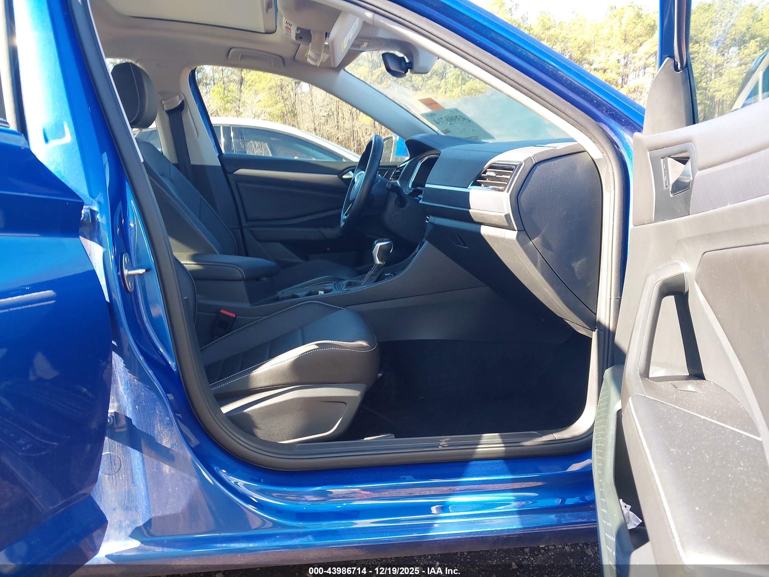 VOLKSWAGEN JETTA image 5