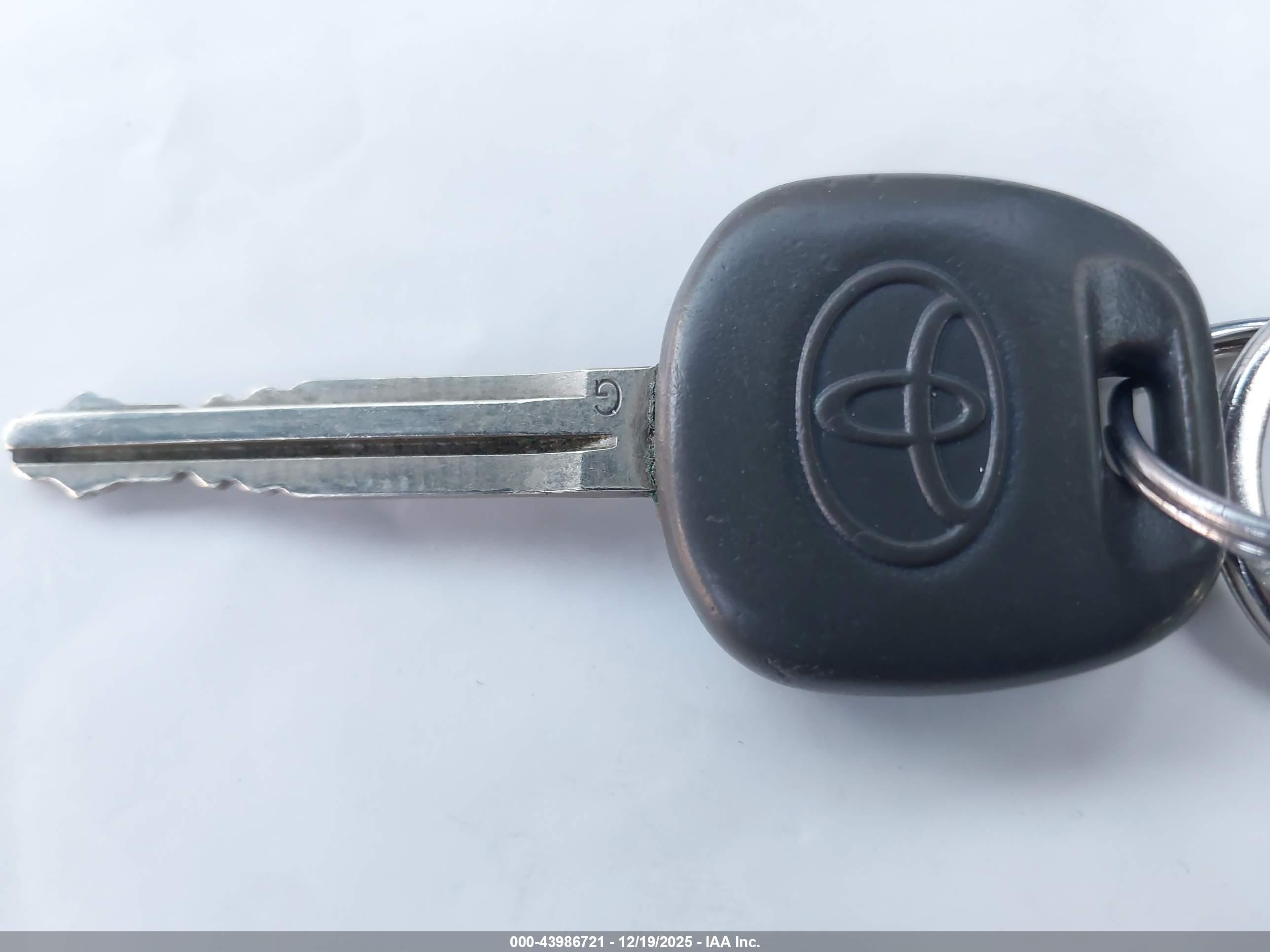 TOYOTA COROLLA image 11