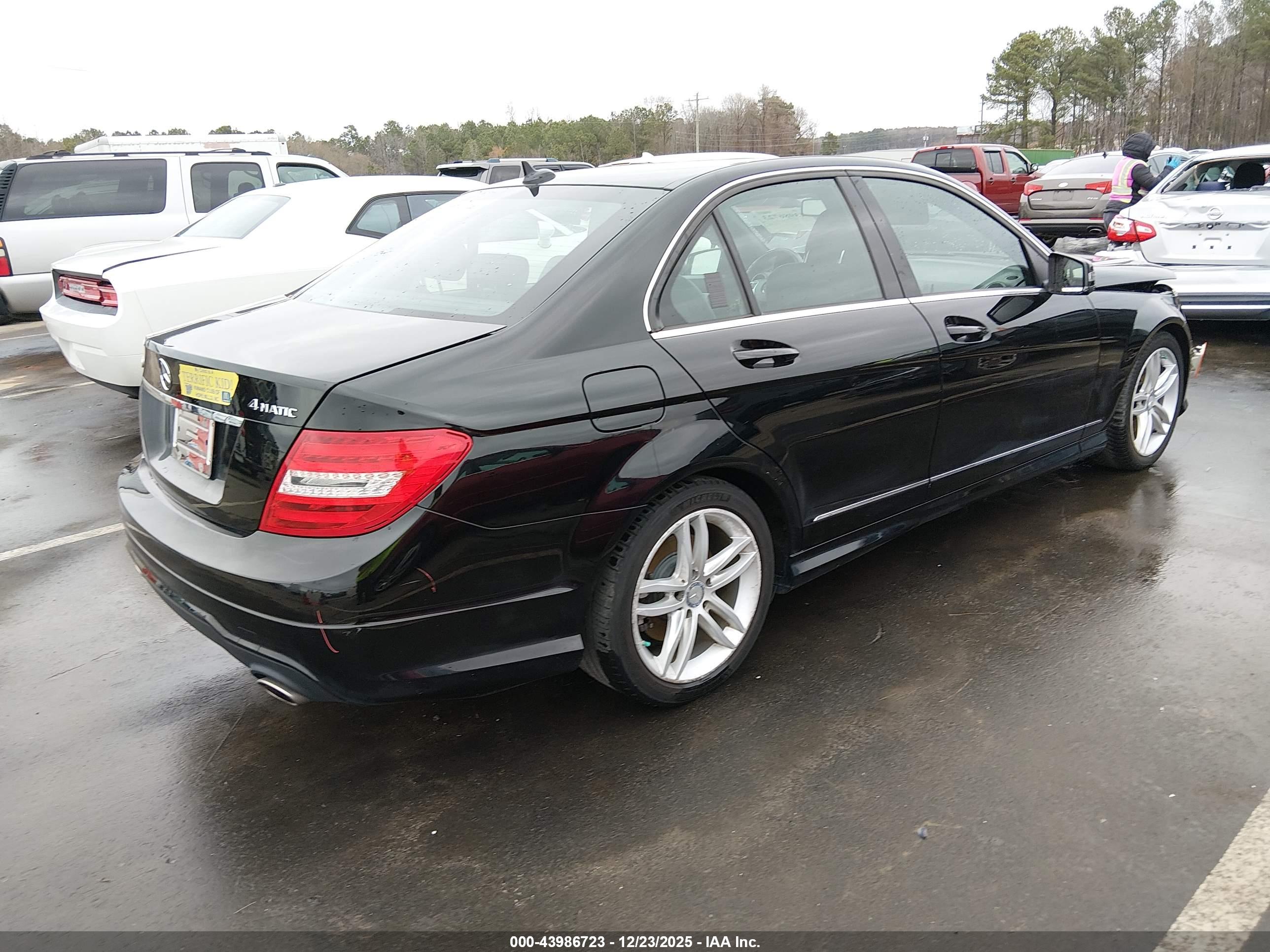 MERCEDES-BENZ C image 4