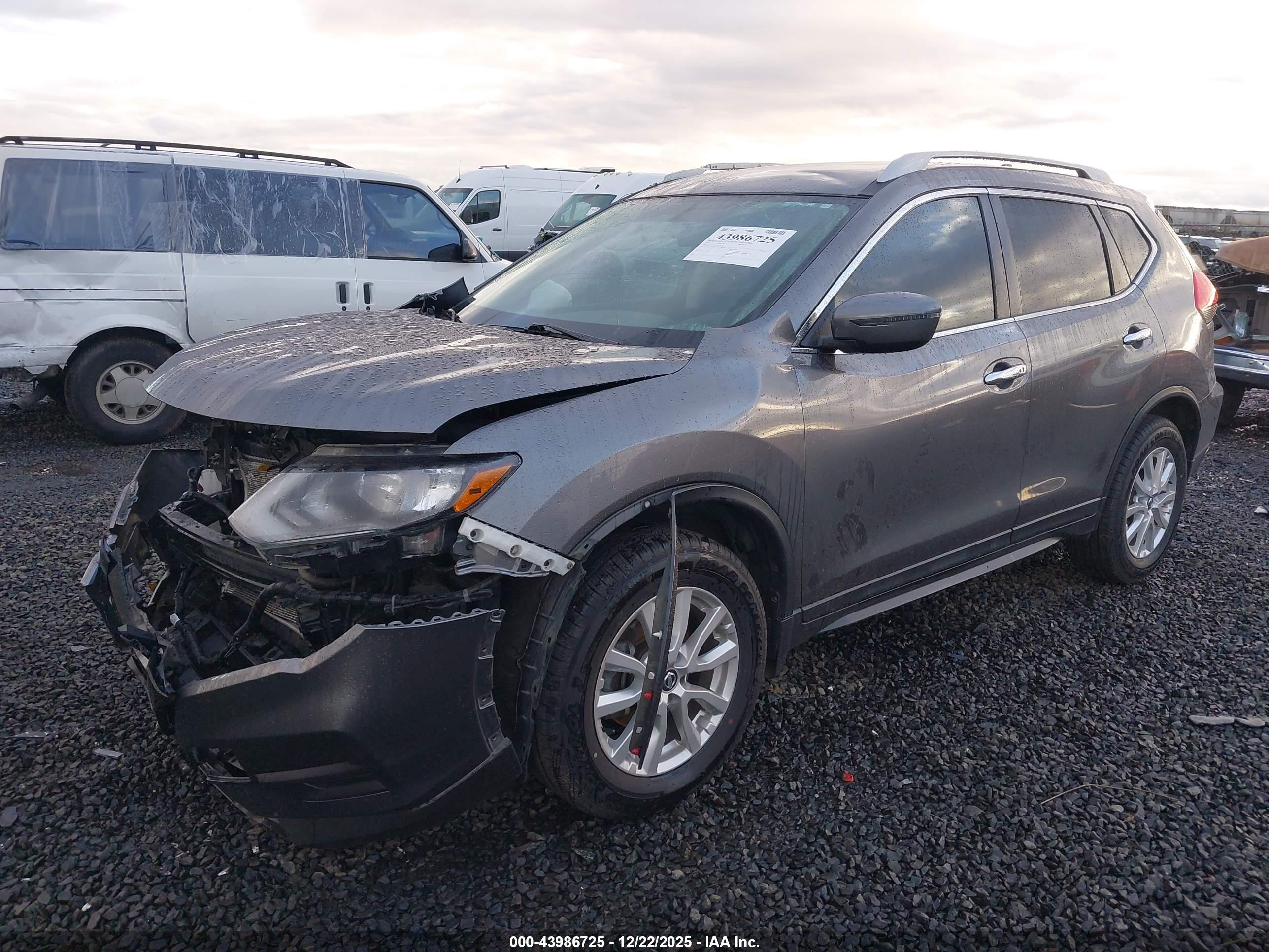 NISSAN ROGUE image 2