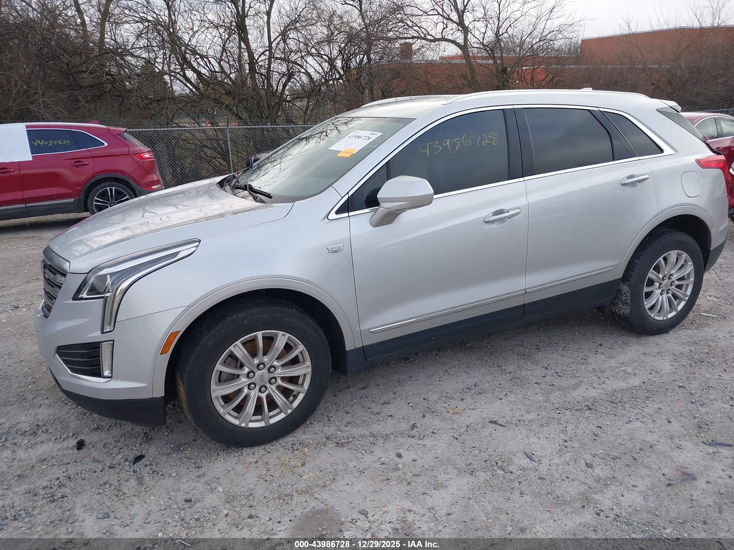 CADILLAC XT5 image 2