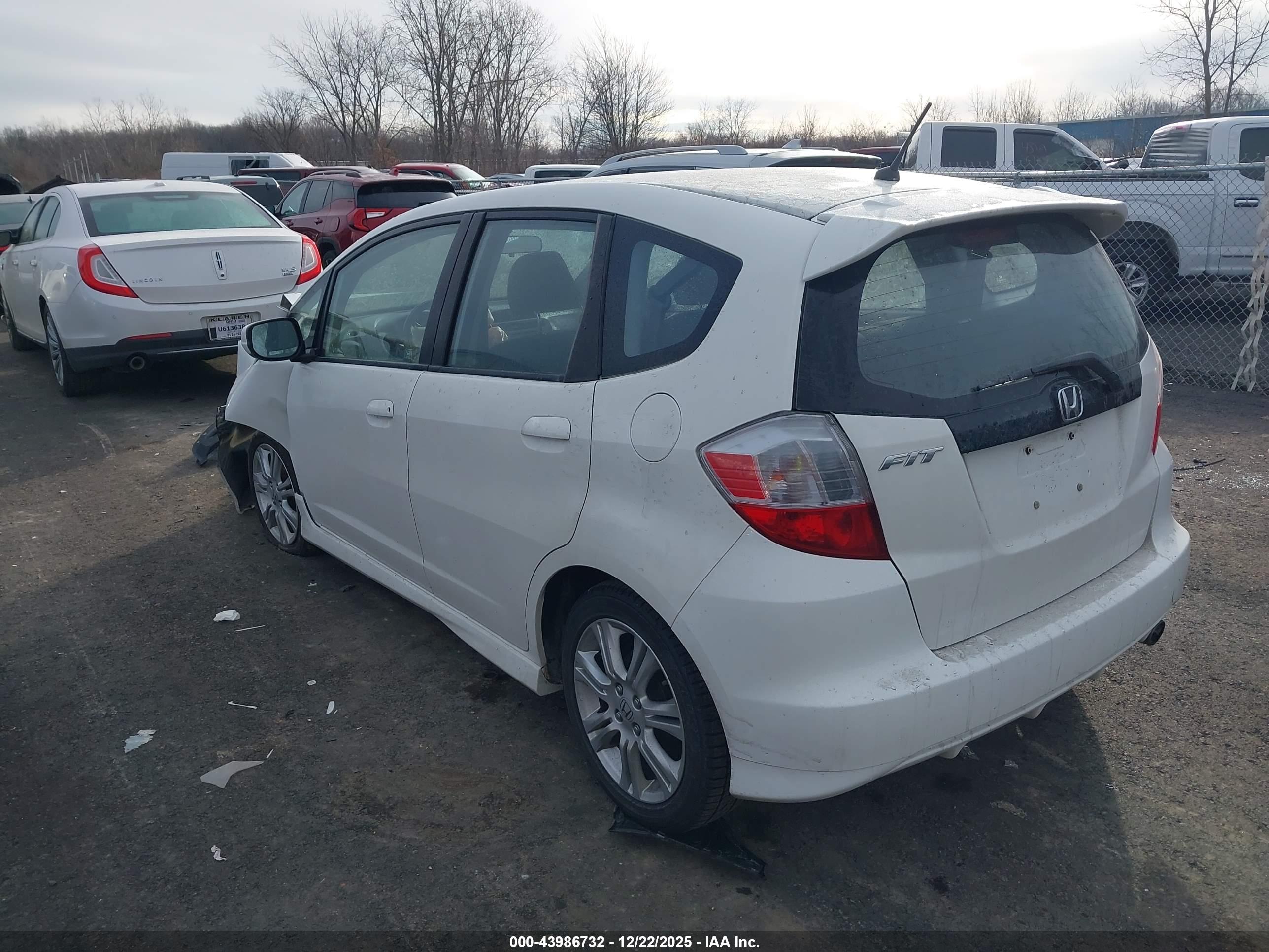 HONDA FIT image 3