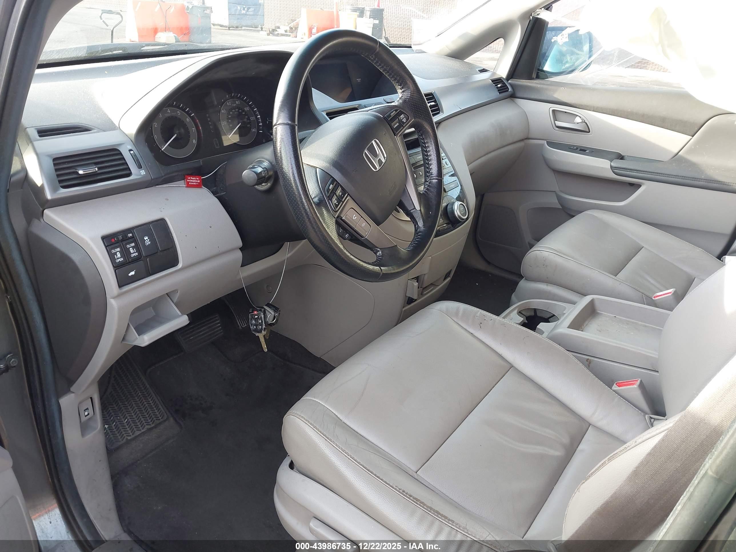 HONDA ODYSSEY image 5