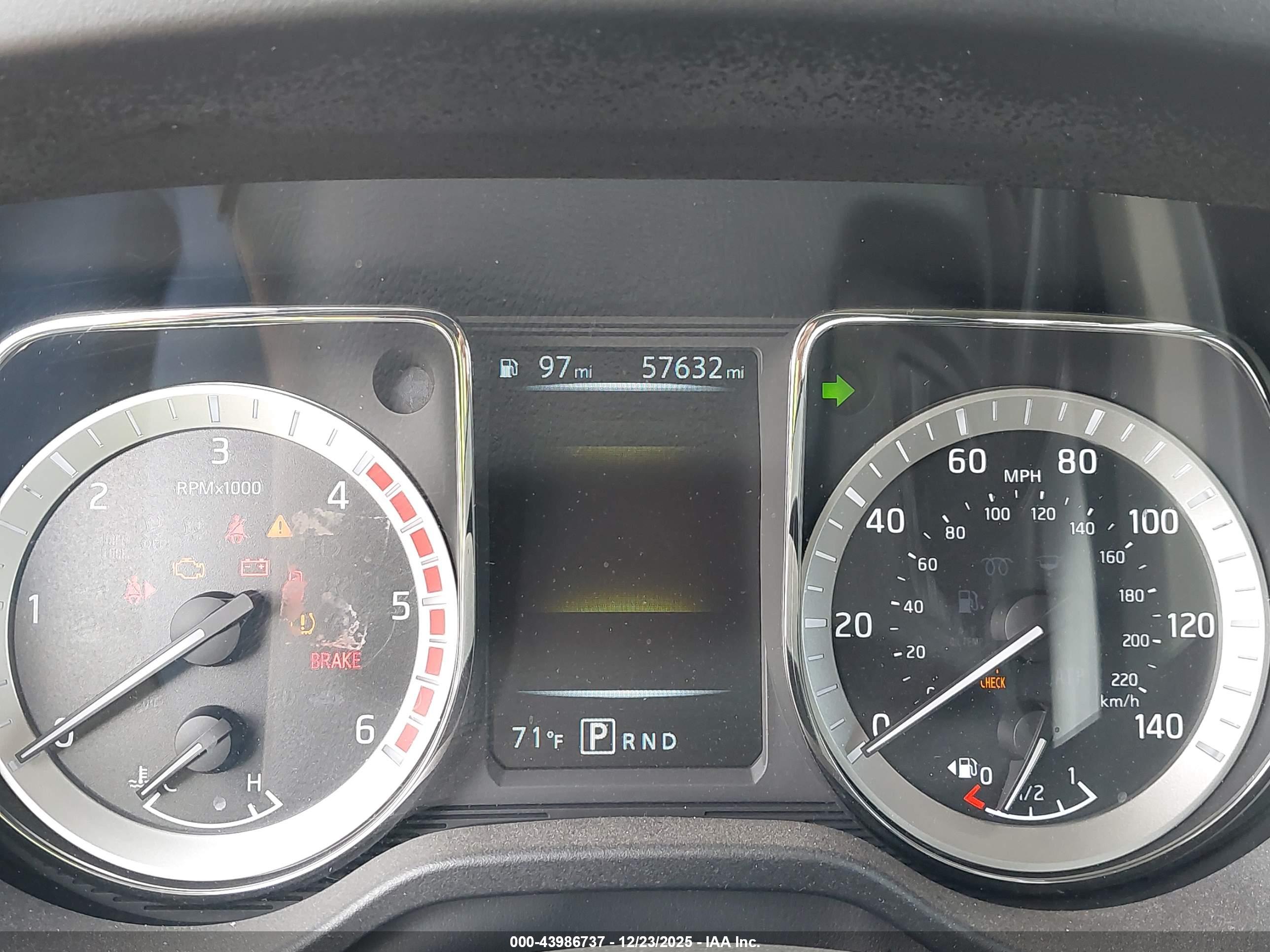 NISSAN TITAN image 7