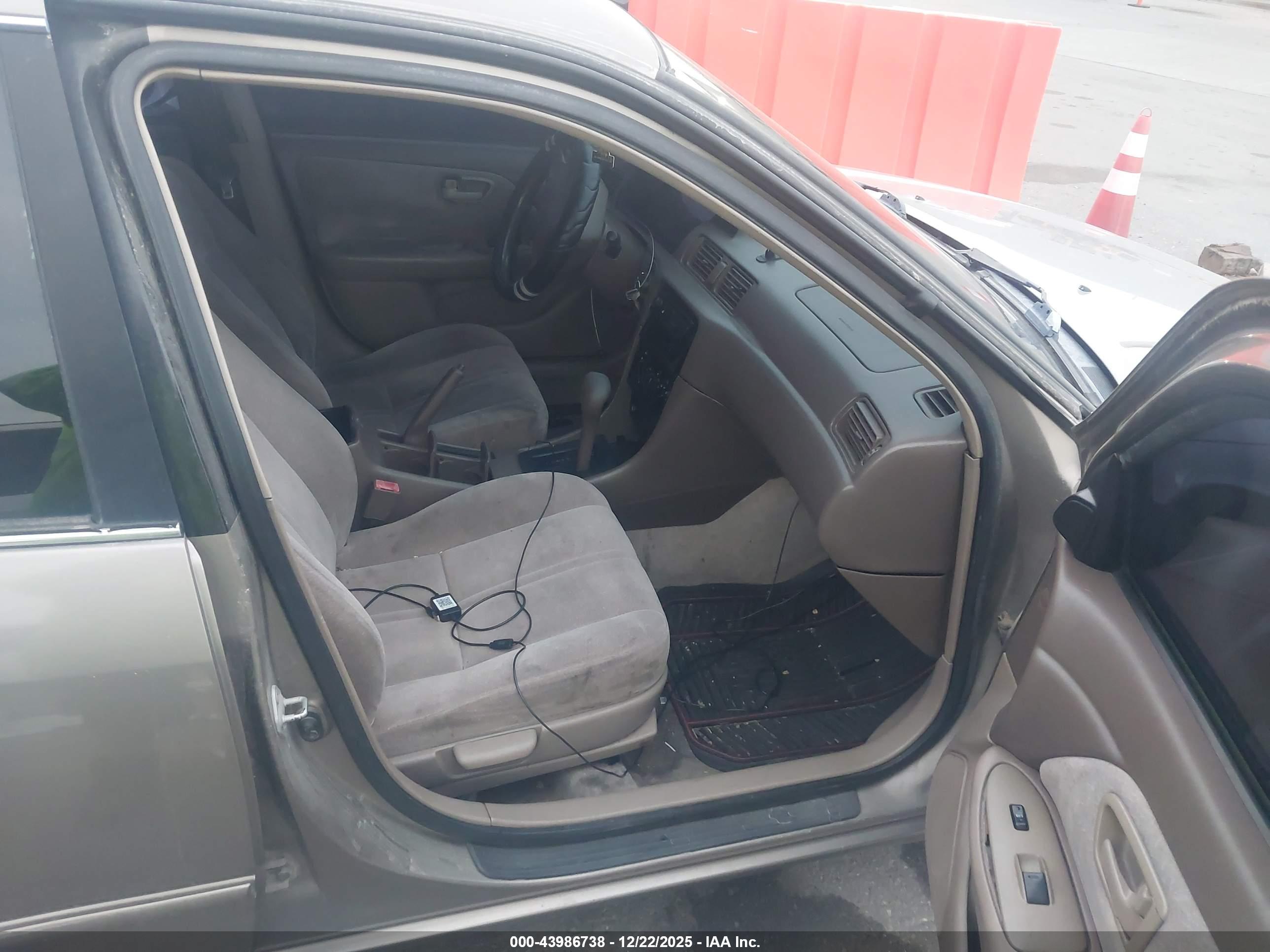 TOYOTA CAMRY image 5