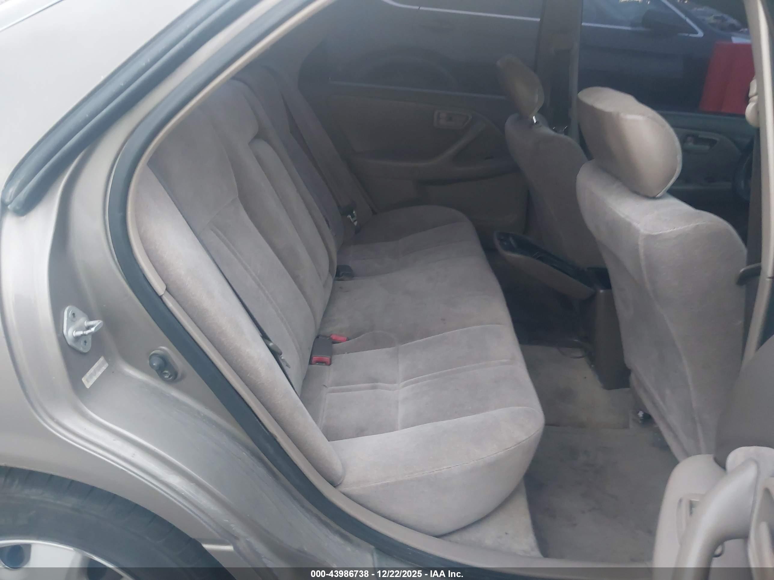 TOYOTA CAMRY image 8