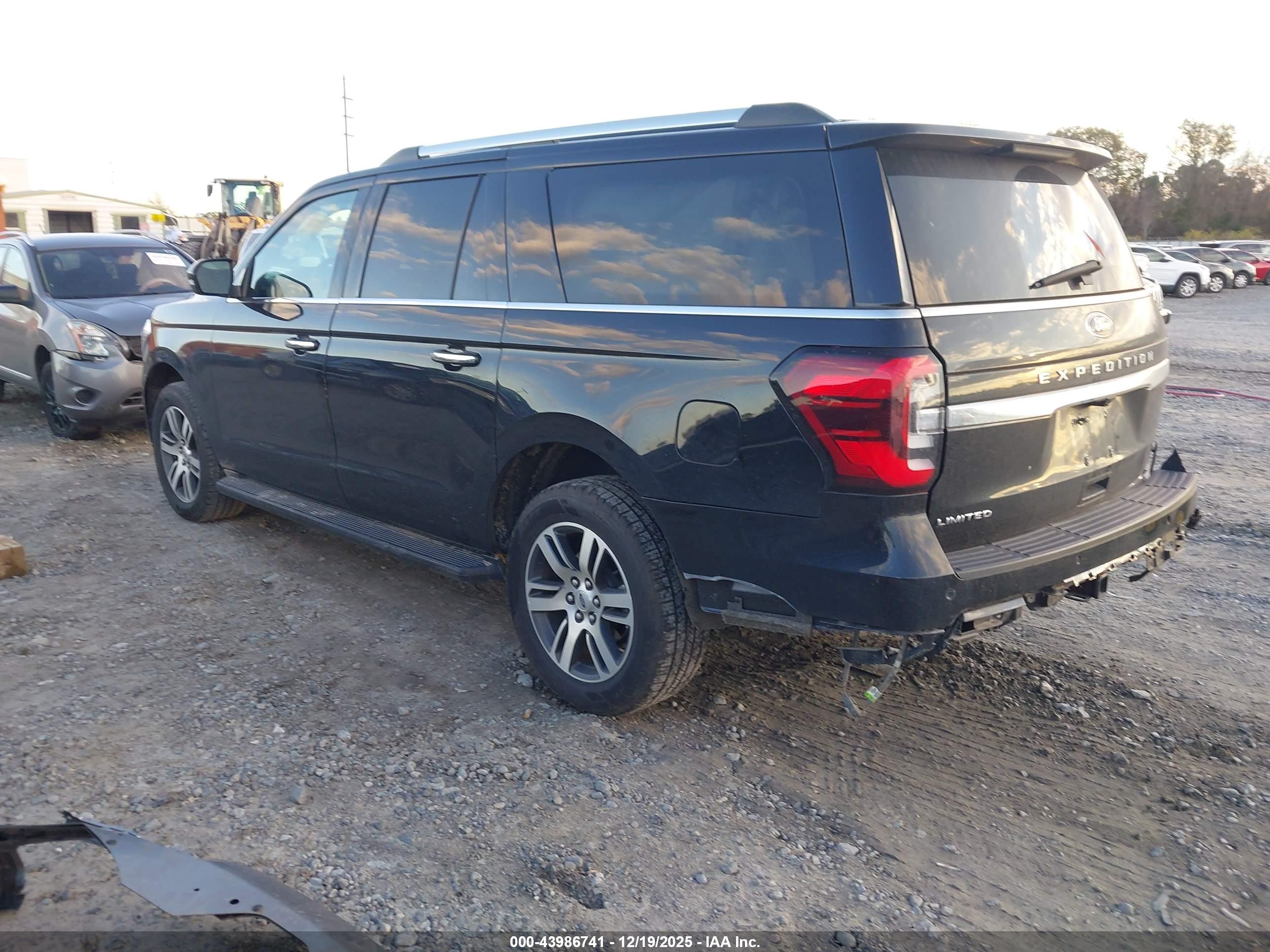FORD EXPEDITION image 3