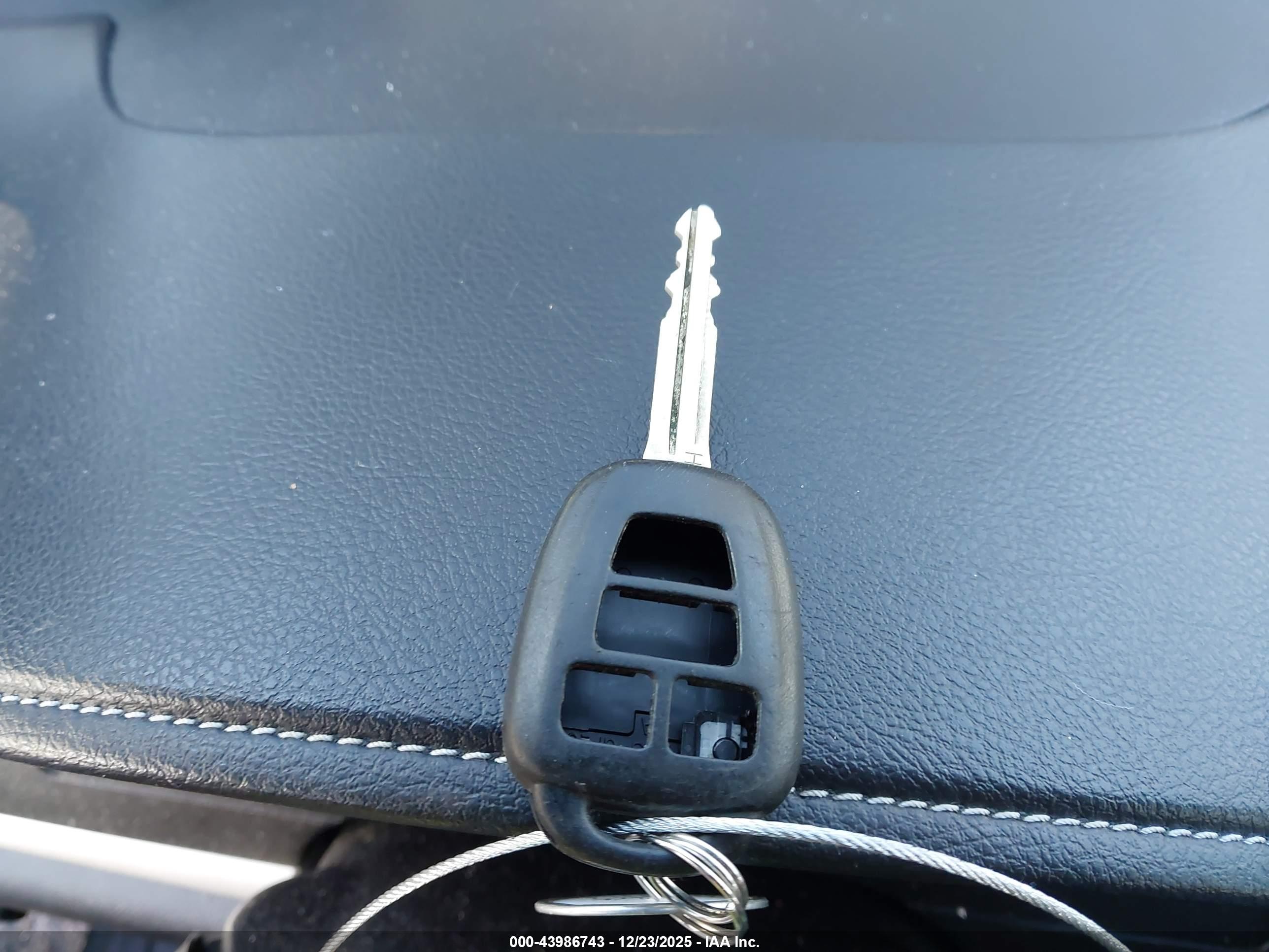 TOYOTA CAMRY image 11