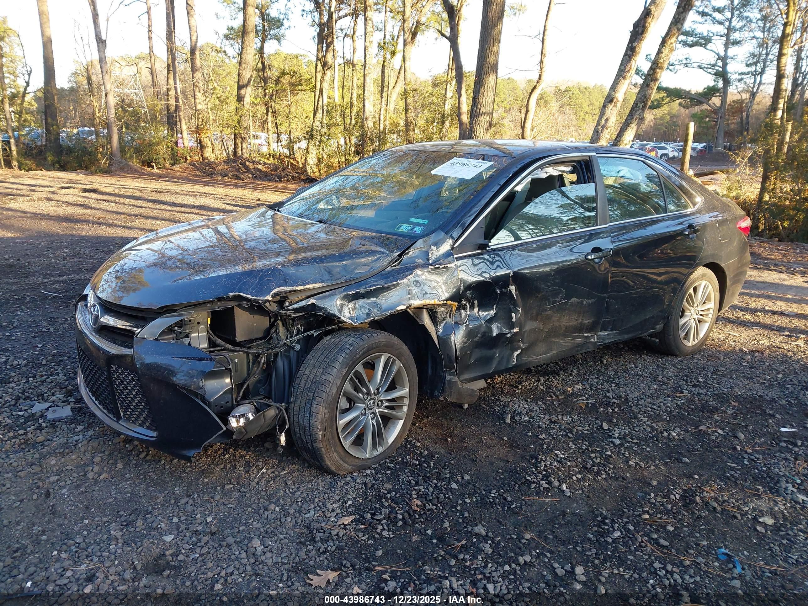 TOYOTA CAMRY image 2