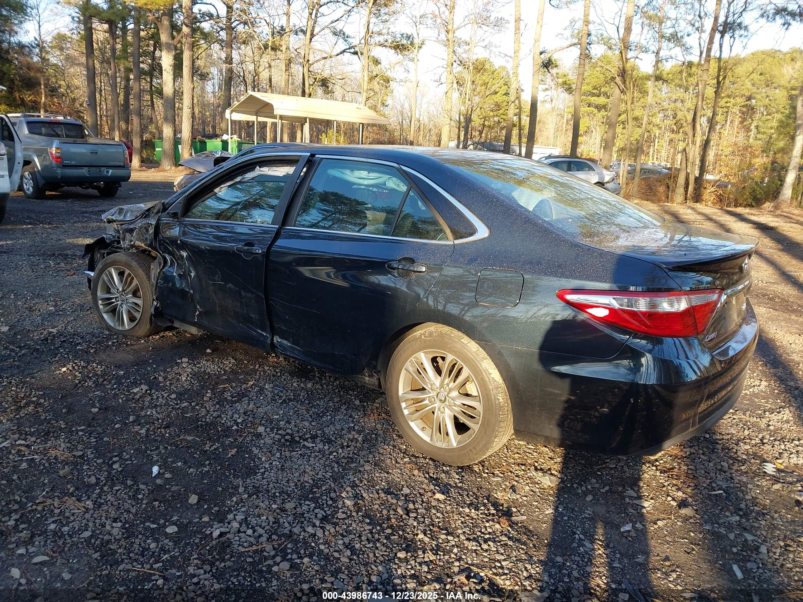 TOYOTA CAMRY image 3