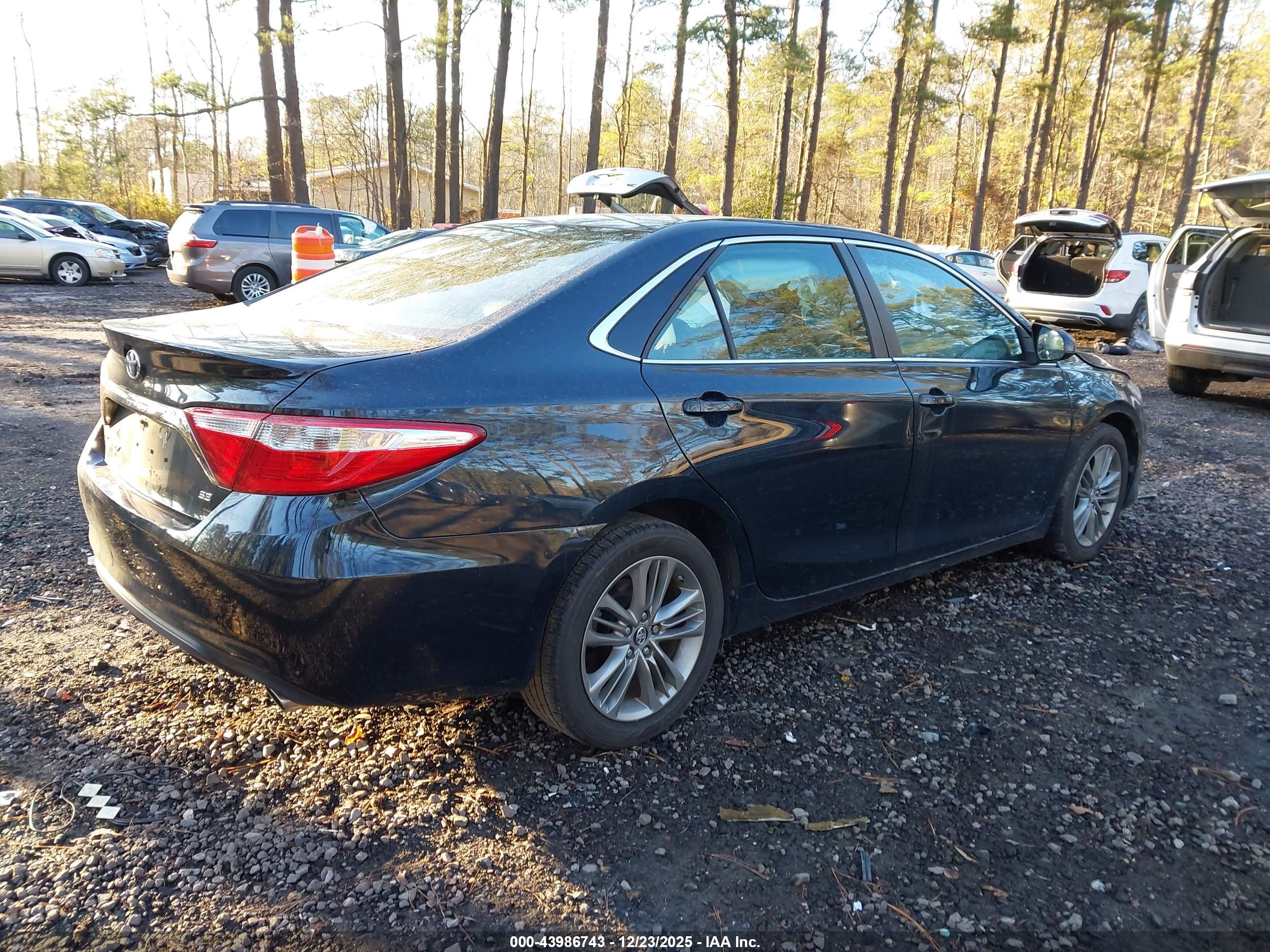 TOYOTA CAMRY image 4