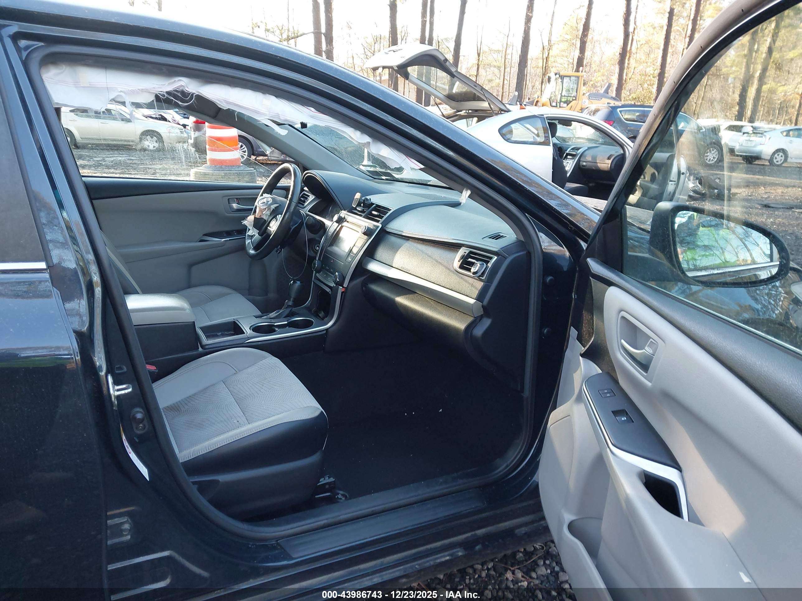 TOYOTA CAMRY image 5