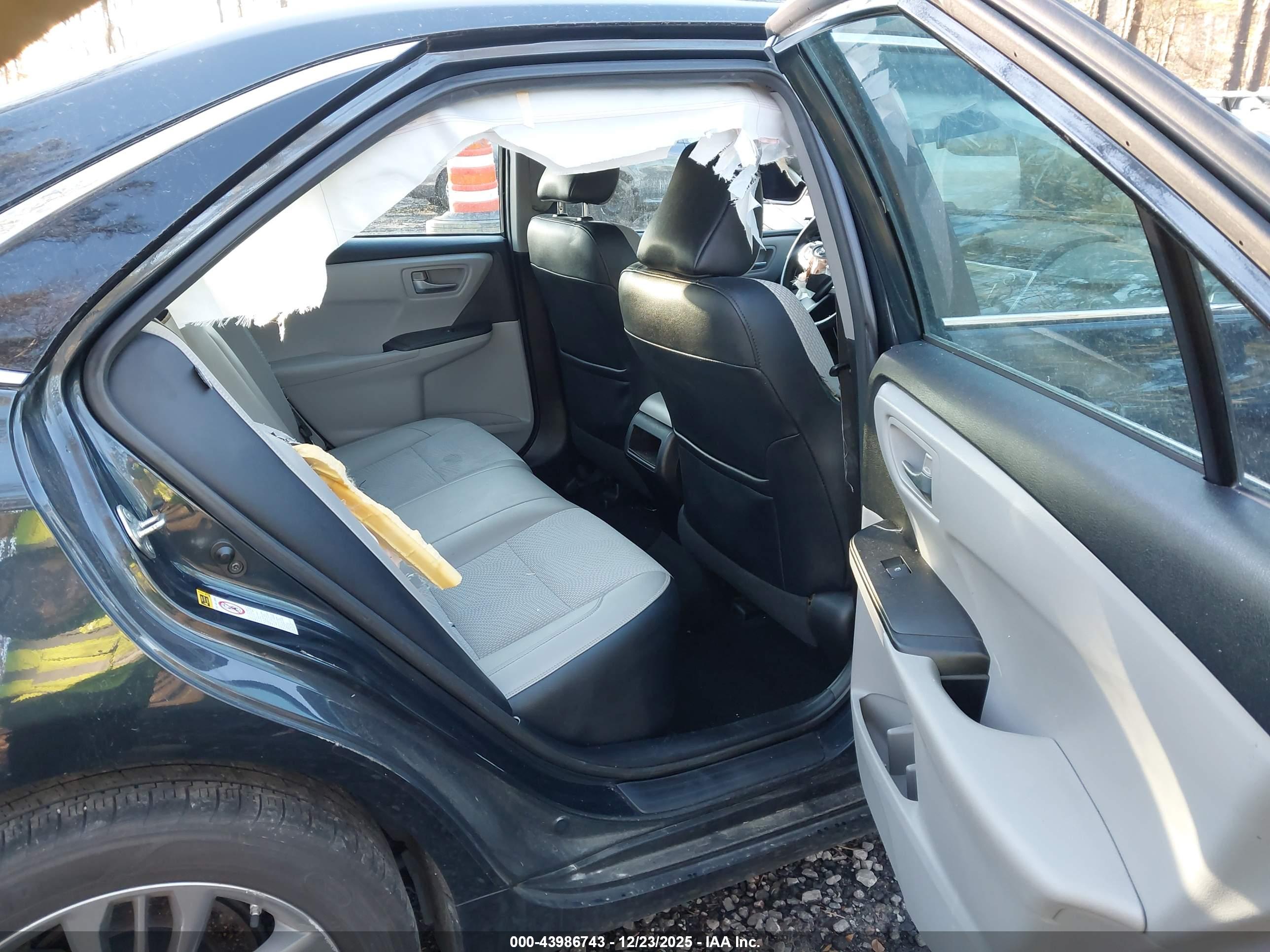 TOYOTA CAMRY image 8