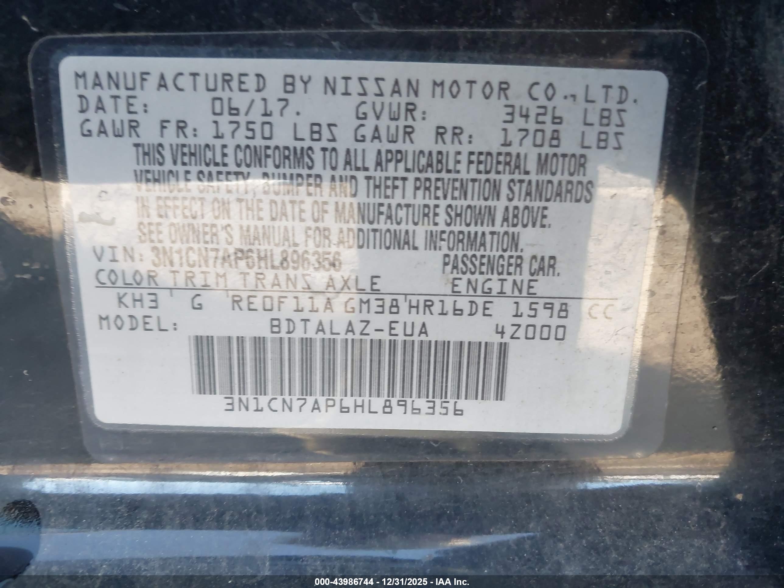 NISSAN VERSA image 9