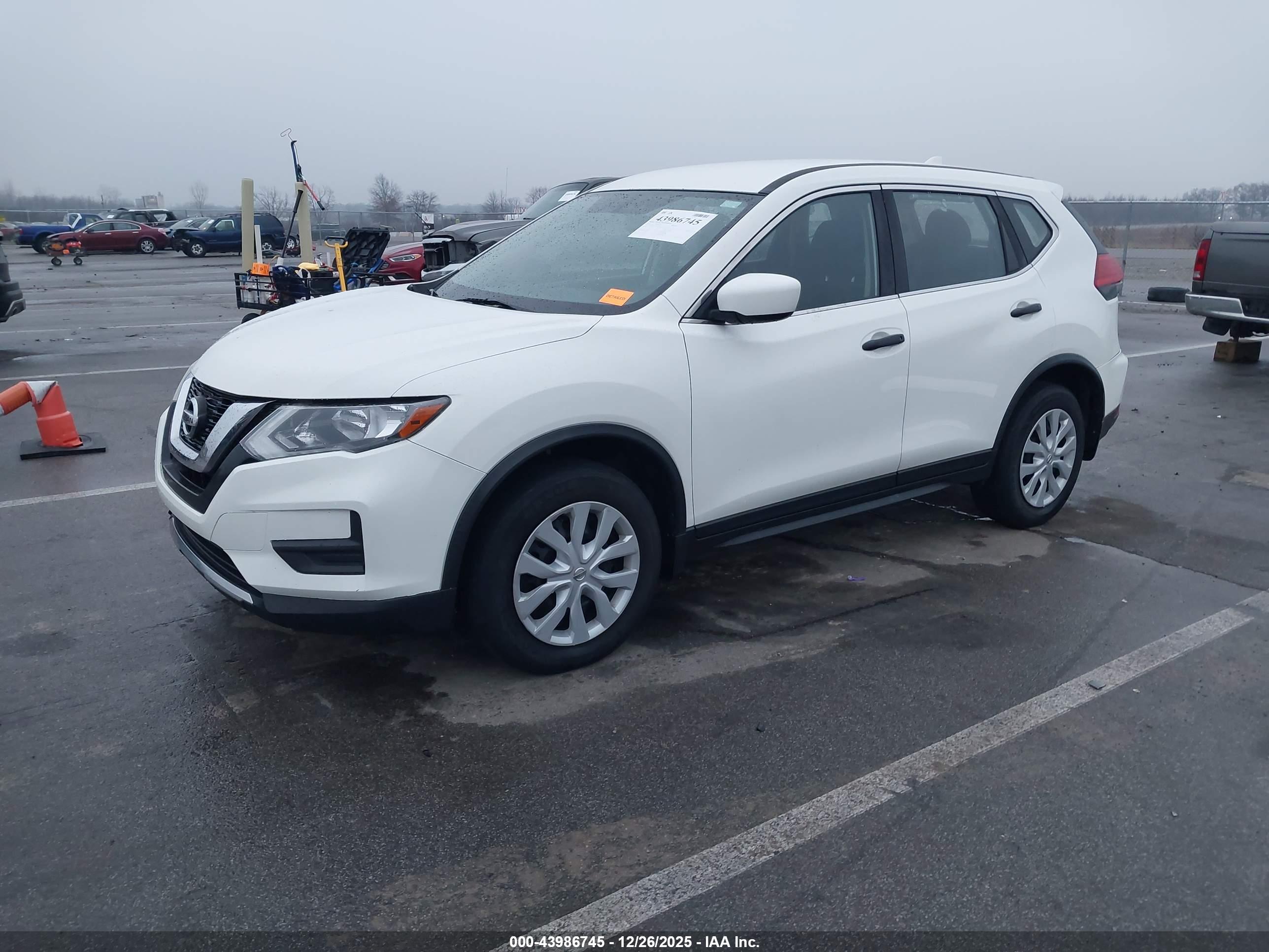 NISSAN ROGUE image 2