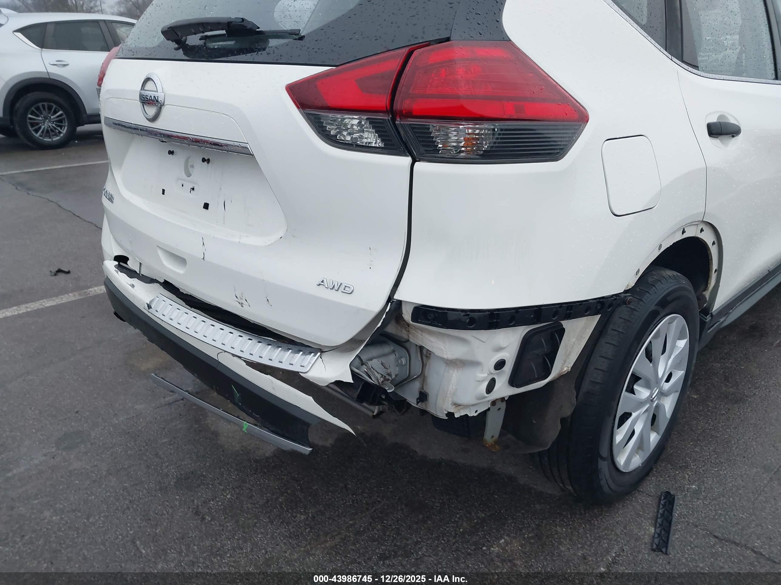 NISSAN ROGUE image 6
