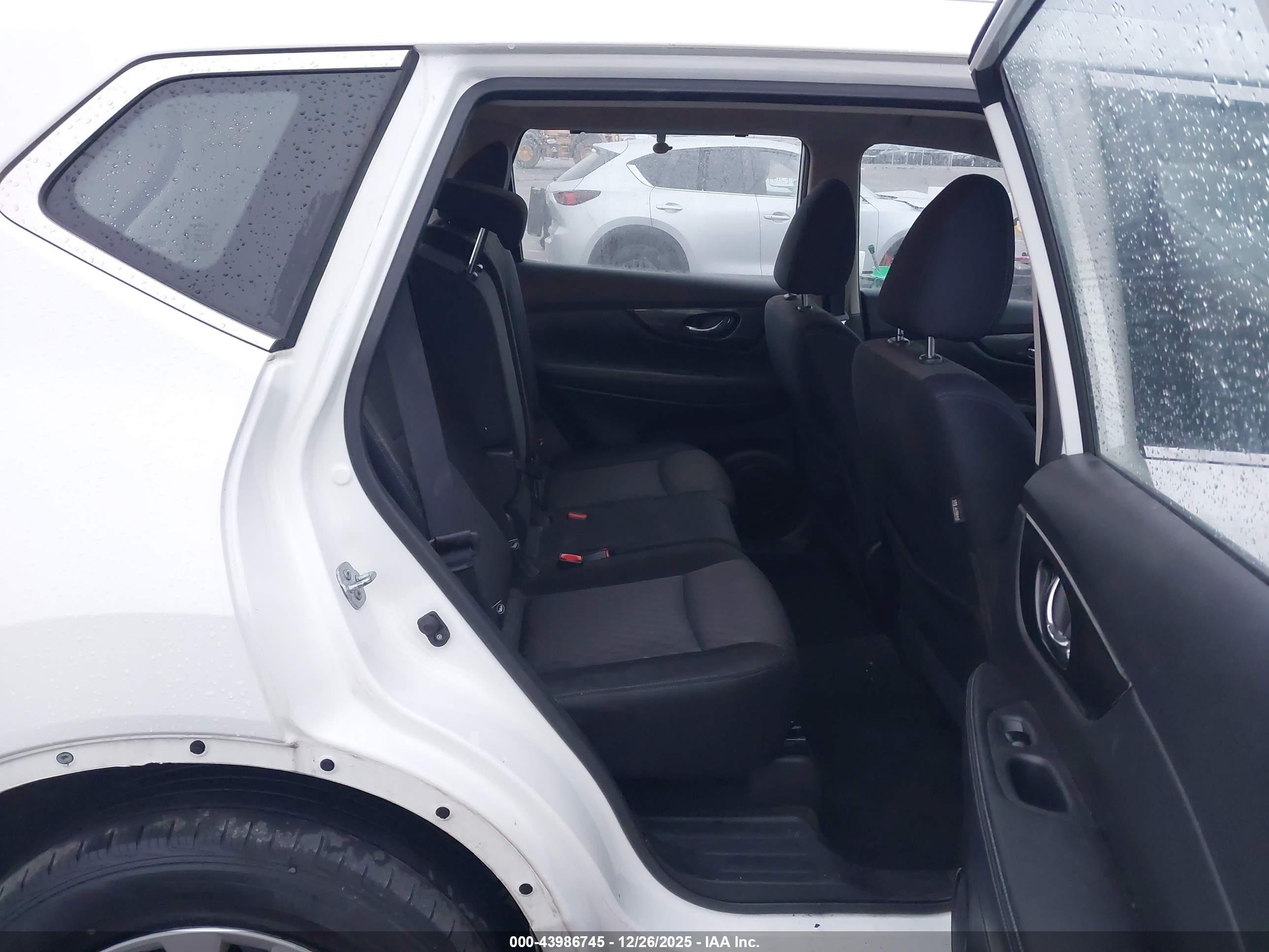 NISSAN ROGUE image 8