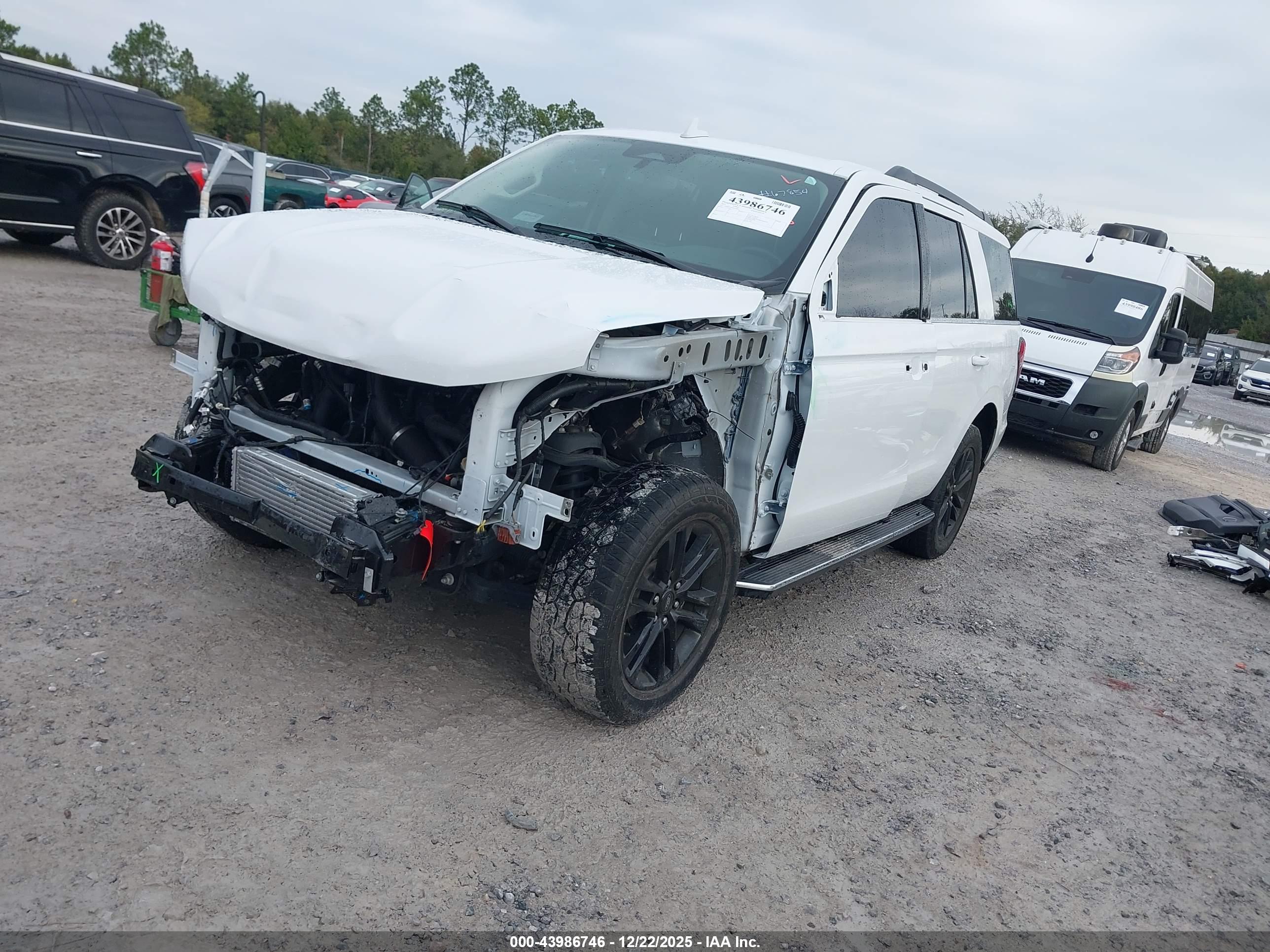 FORD EXPEDITION image 2