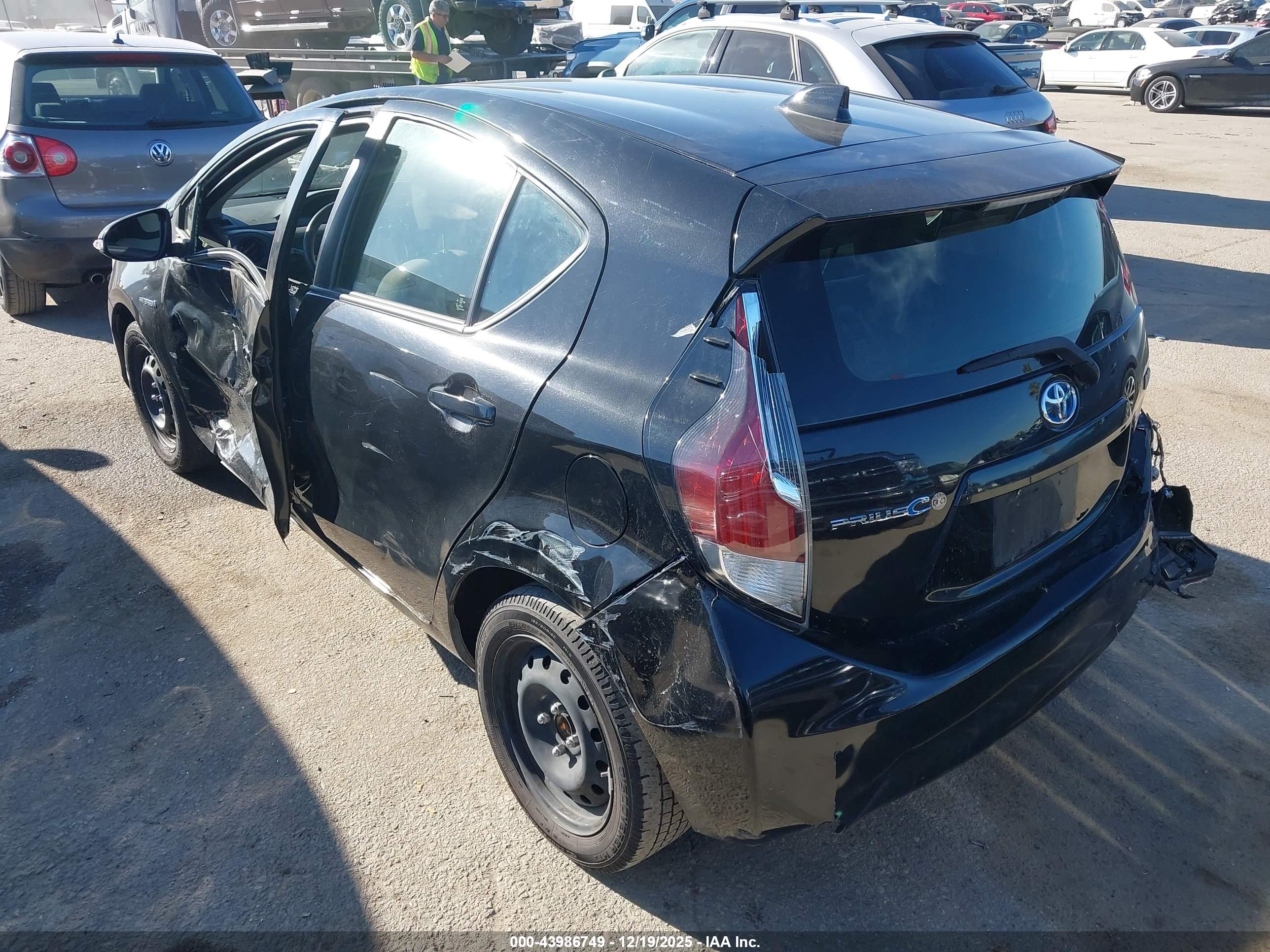 TOYOTA PRIUS image 3
