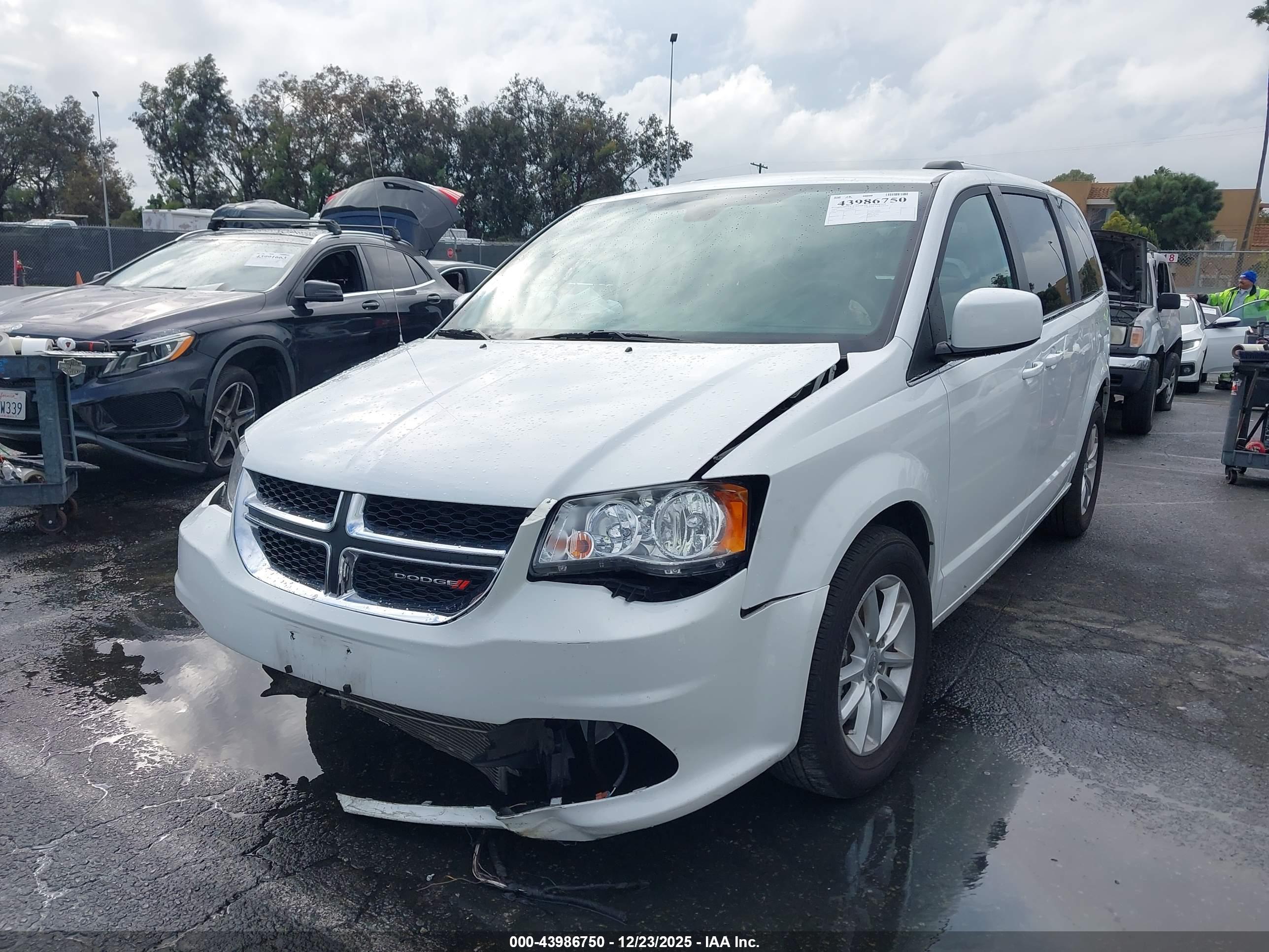 DODGE GRAND image 2