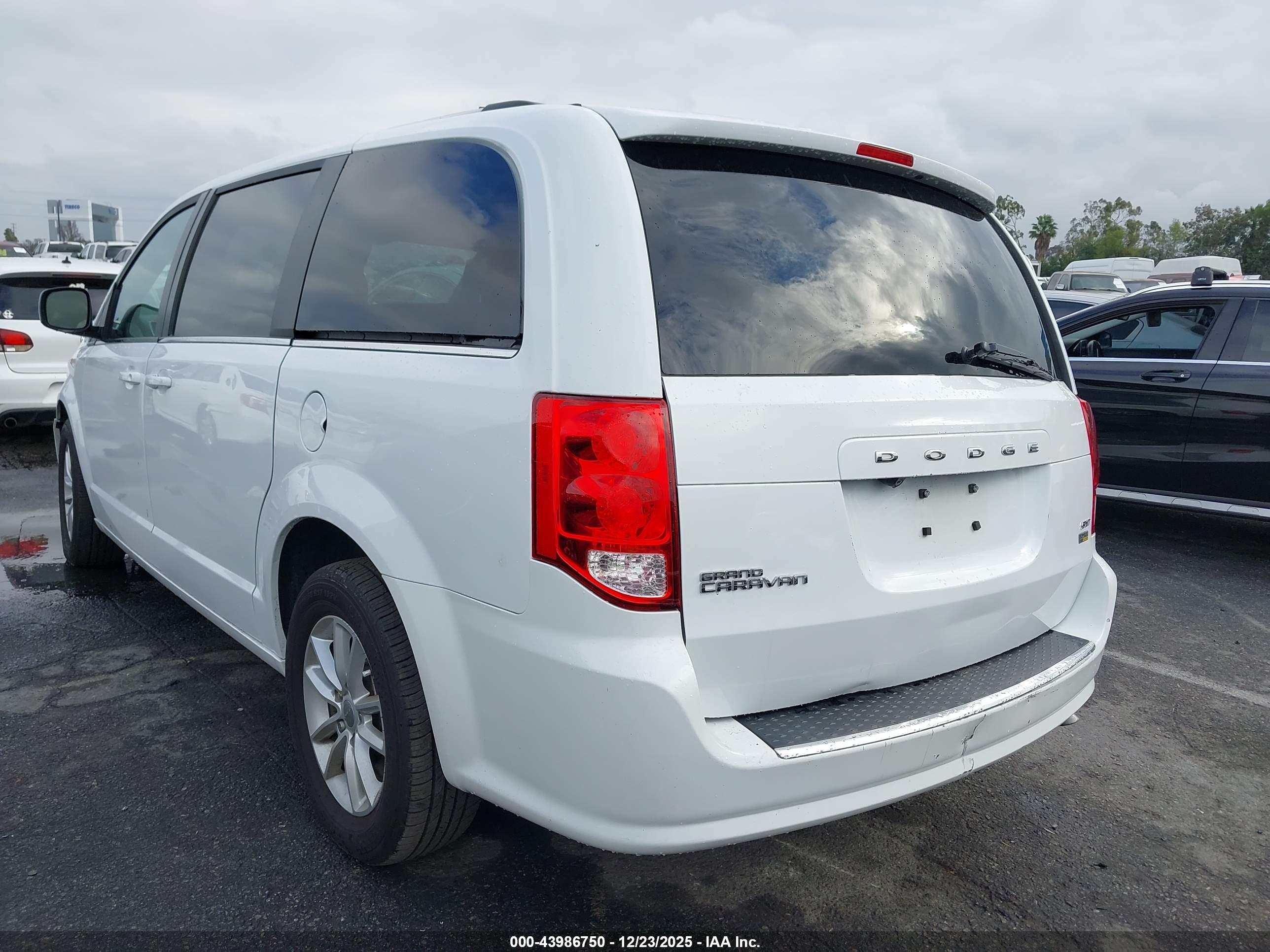 DODGE GRAND image 3