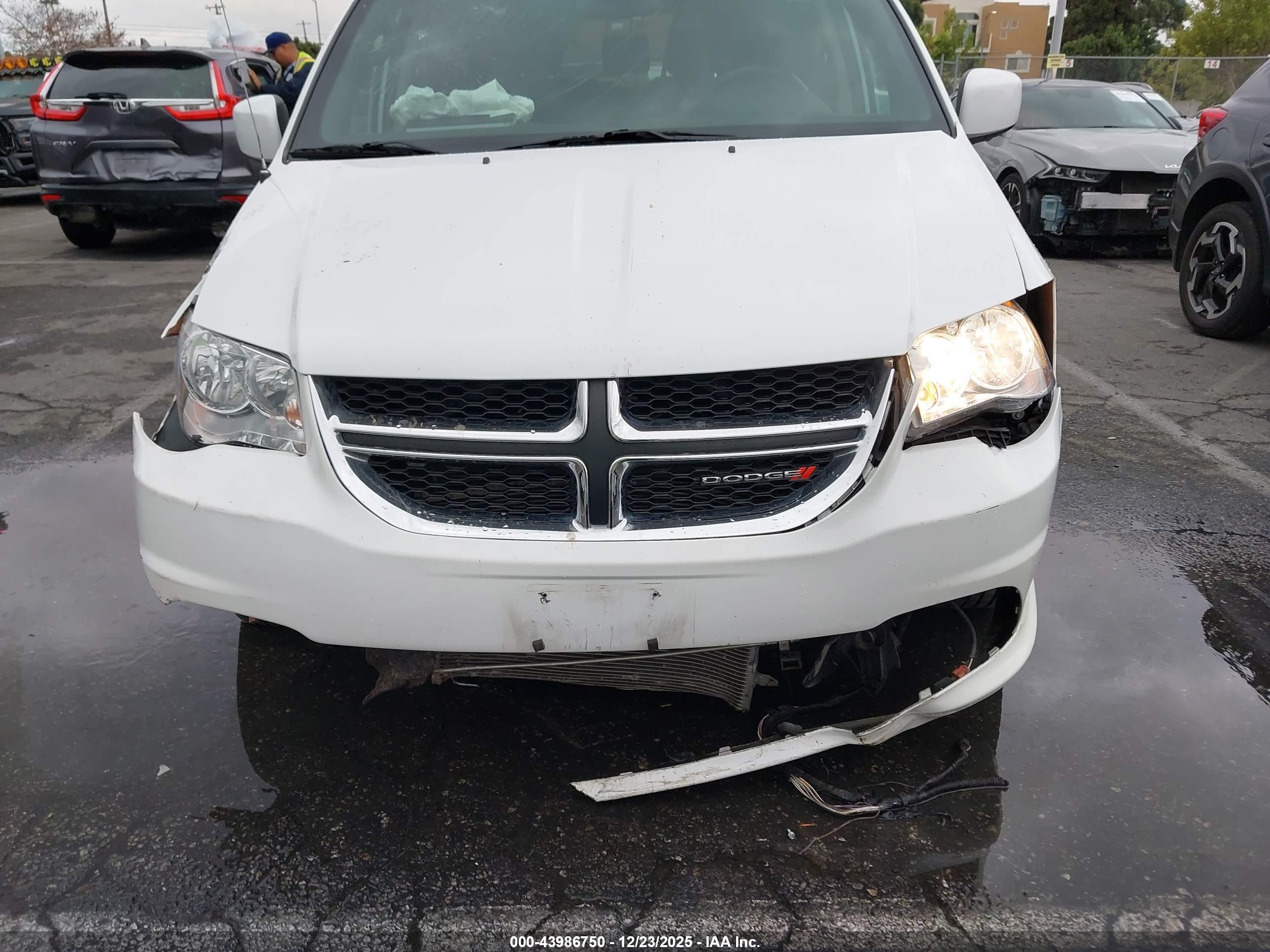 DODGE GRAND image 6
