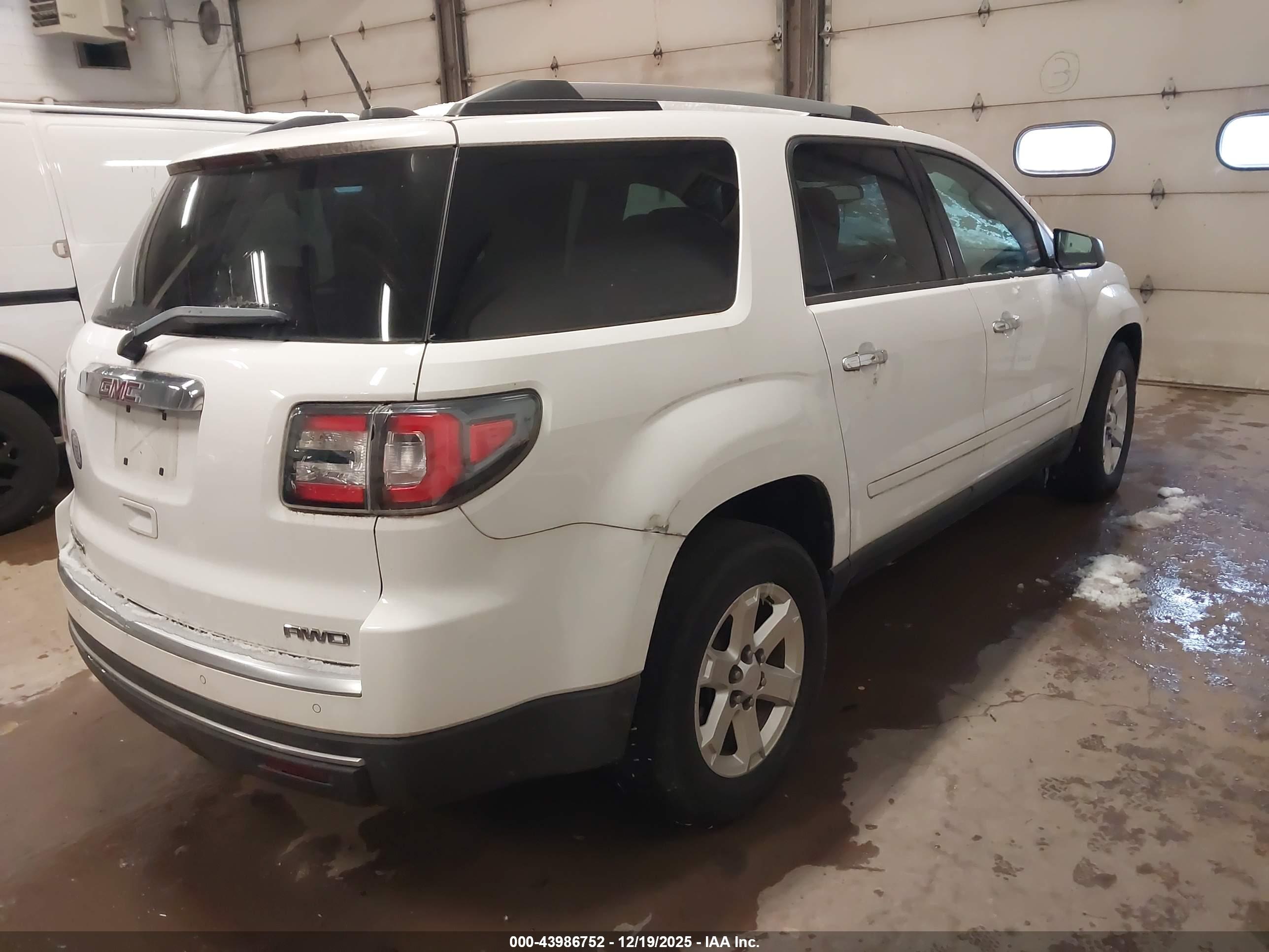 GMC ACADIA image 4