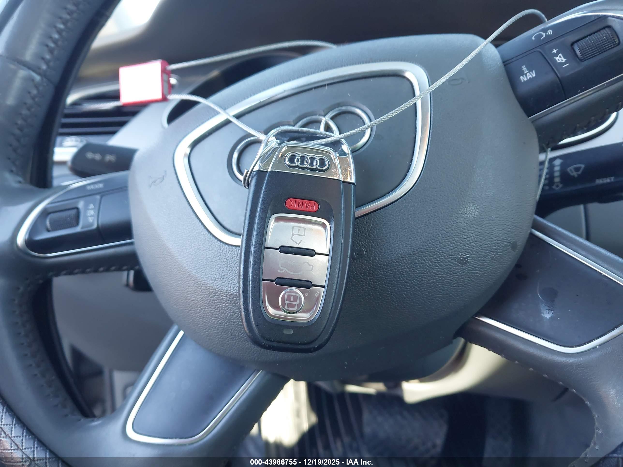 AUDI A4 image 11