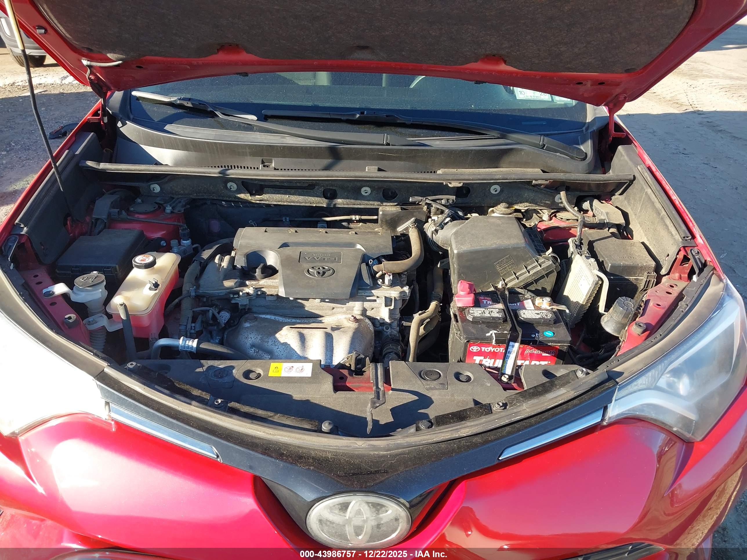 TOYOTA RAV4 image 10