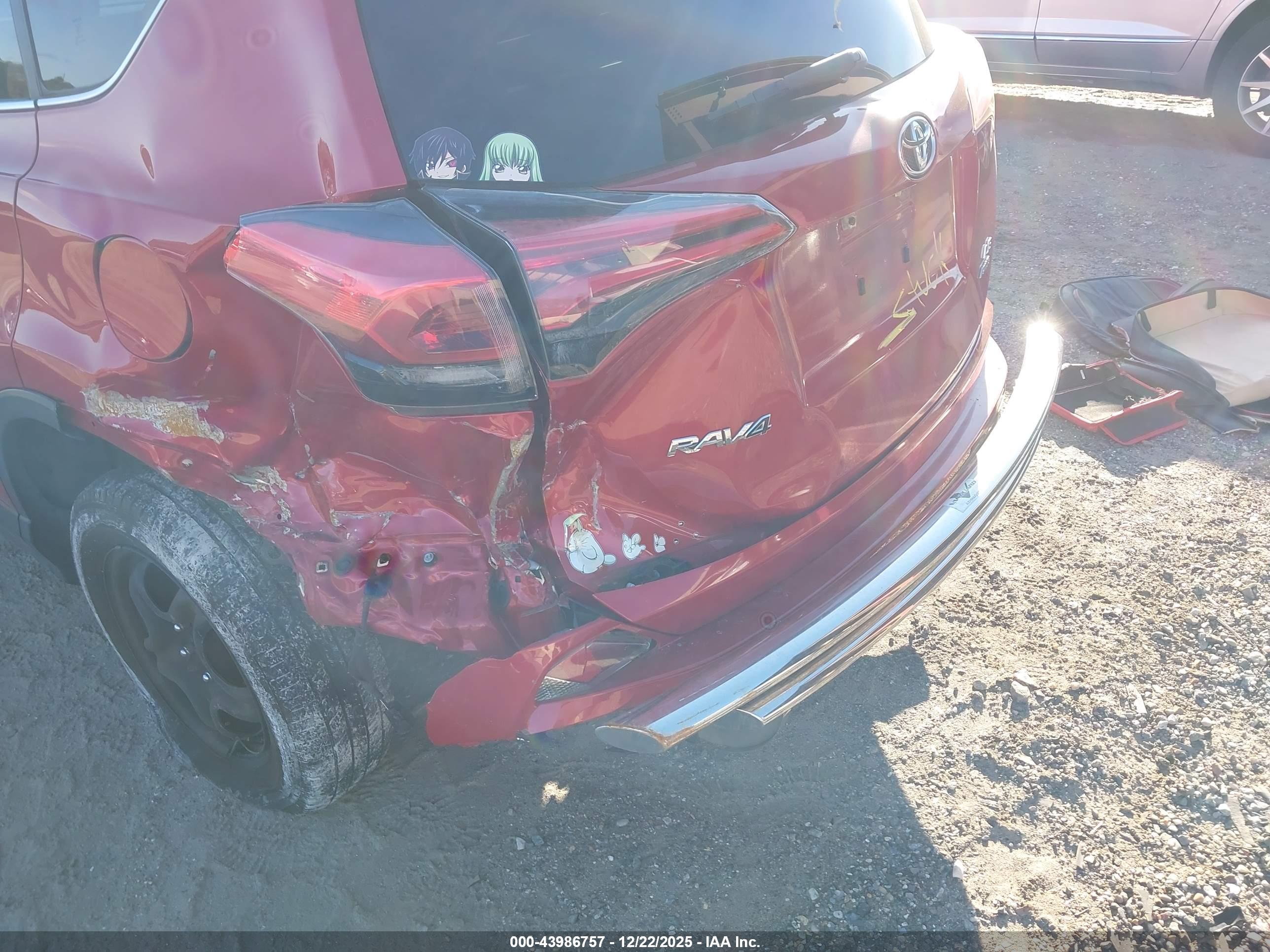 TOYOTA RAV4 image 6