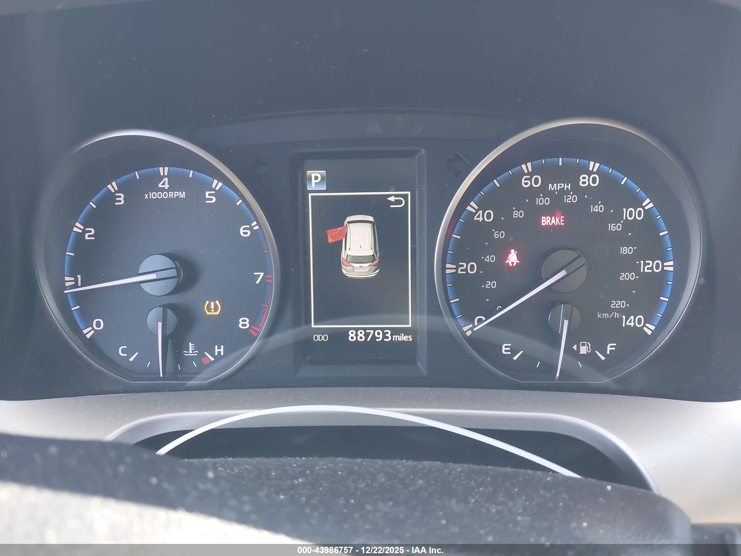 TOYOTA RAV4 image 7
