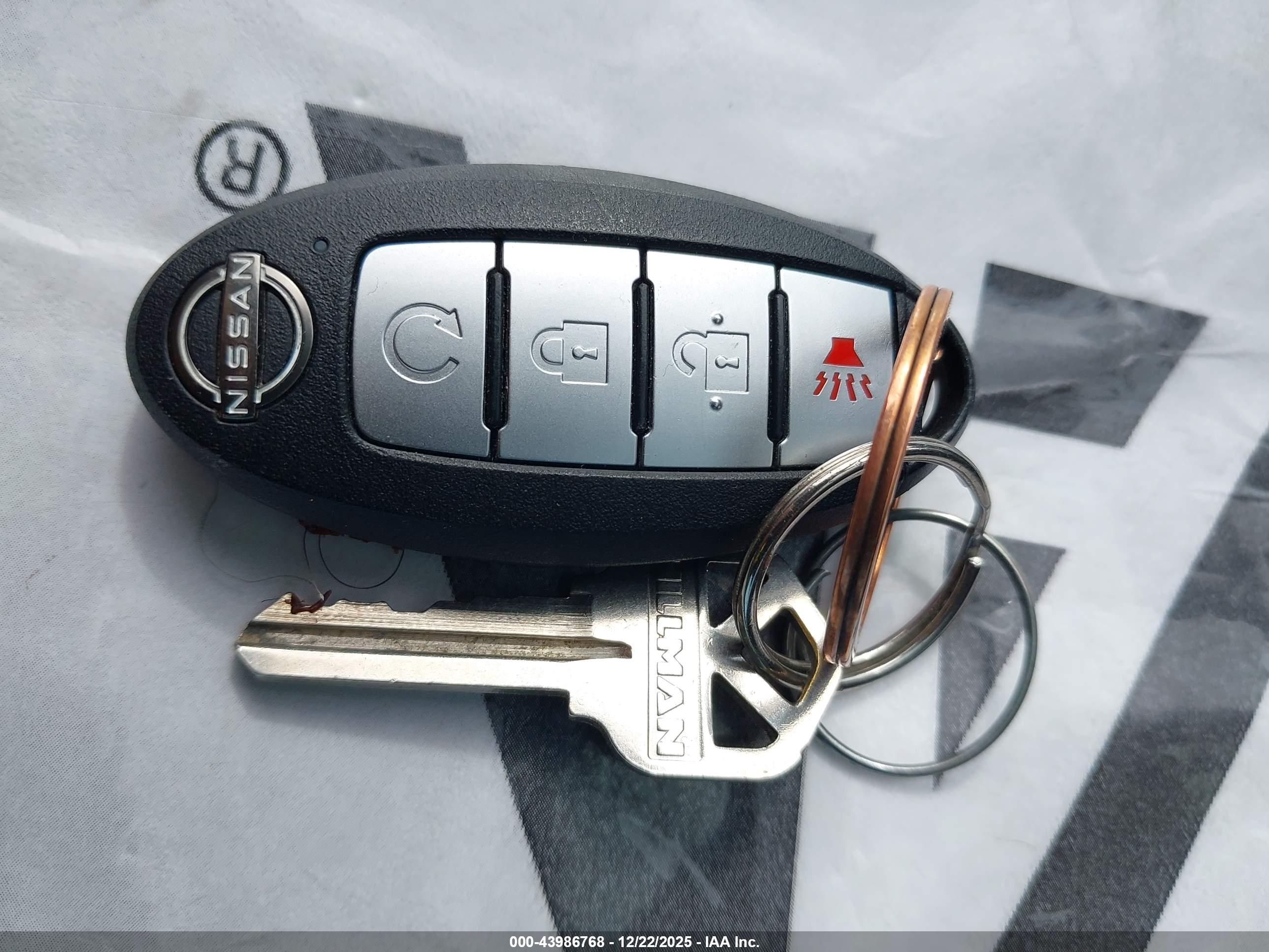 NISSAN ROGUE image 11