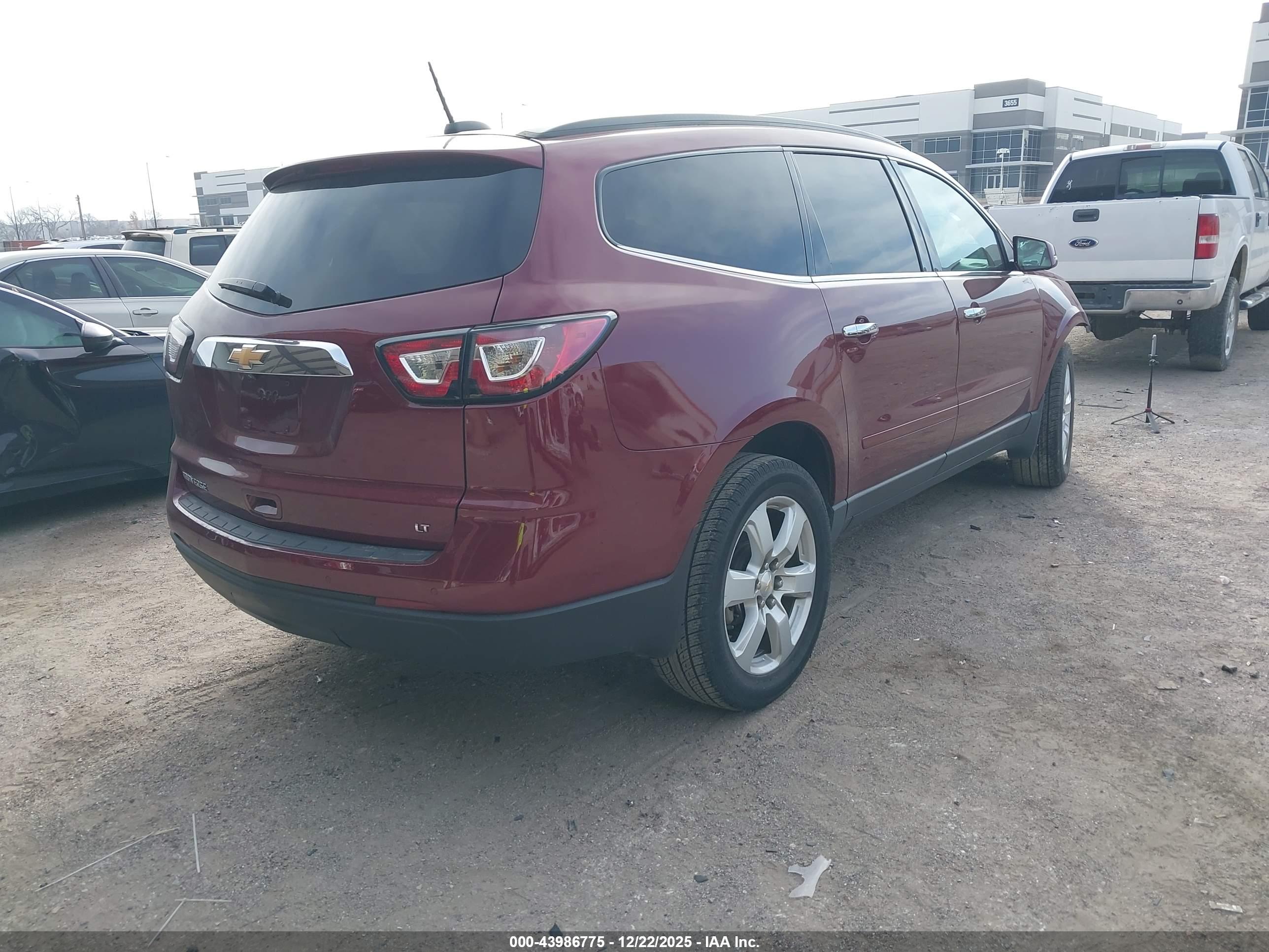 CHEVROLET TRAVERSE image 4