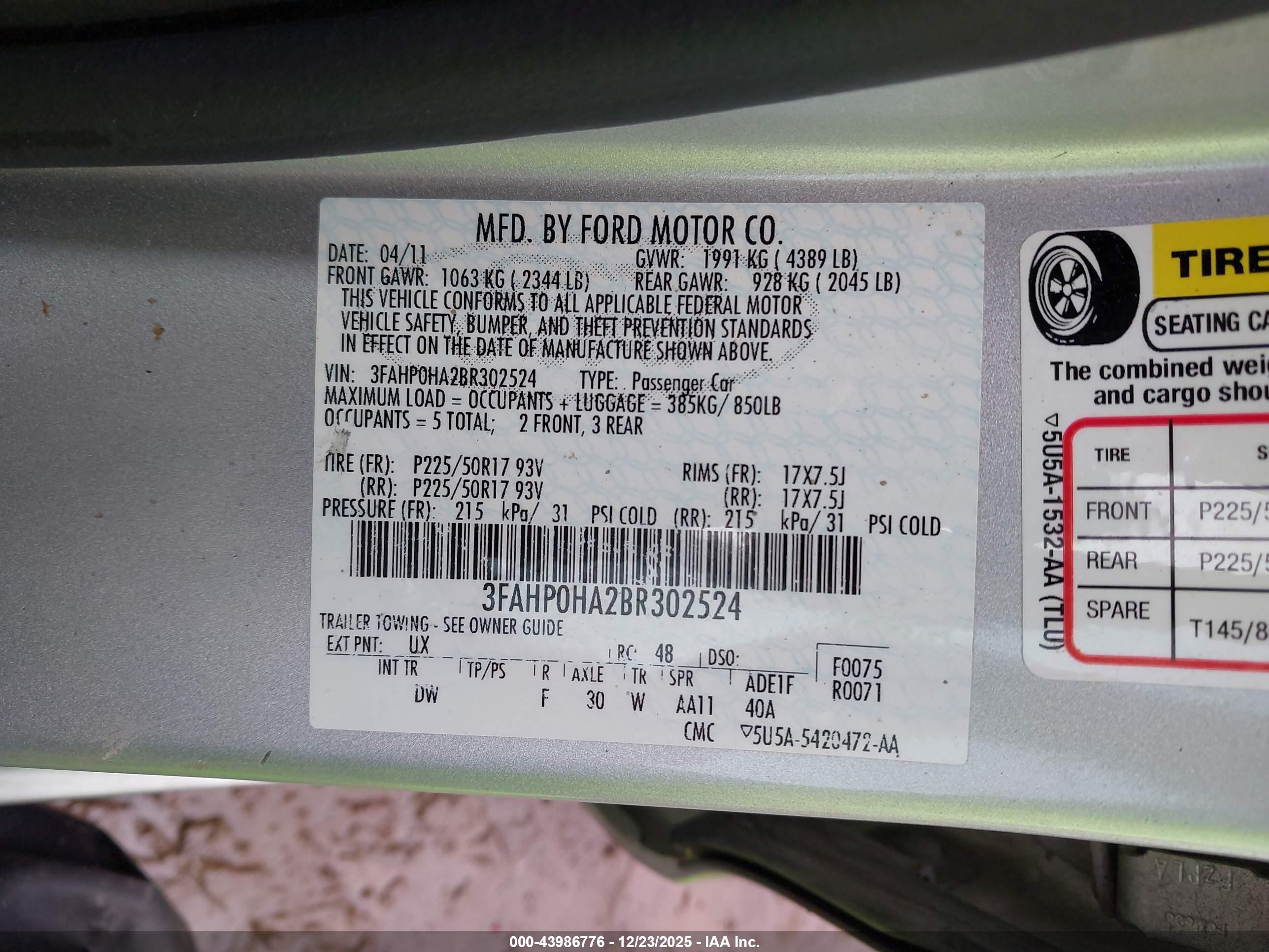 FORD FUSION image 9