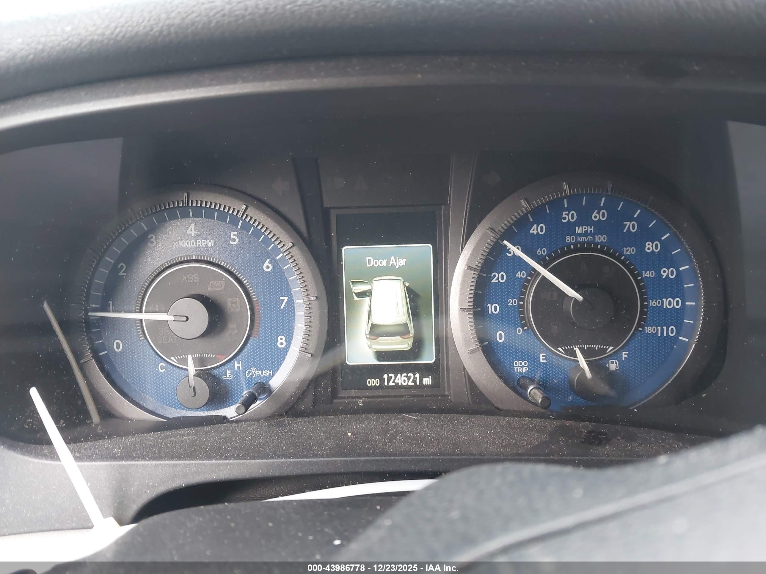 TOYOTA SIENNA image 7
