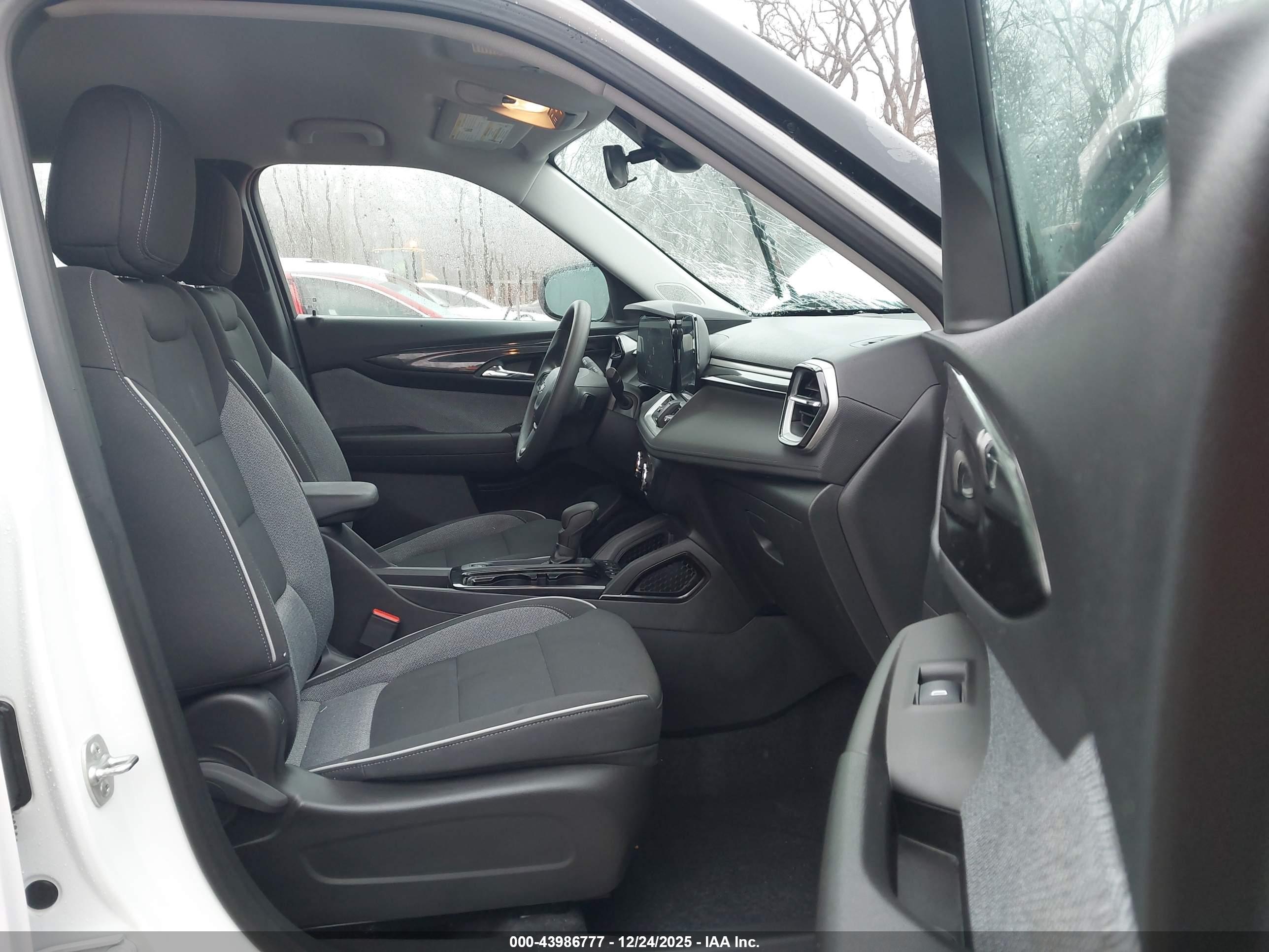 CHEVROLET TRAILBLAZER image 5