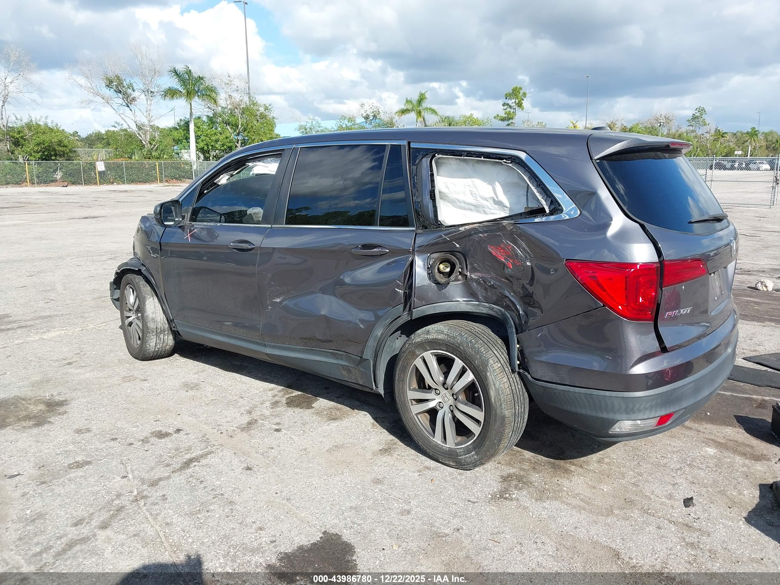 HONDA PILOT image 3