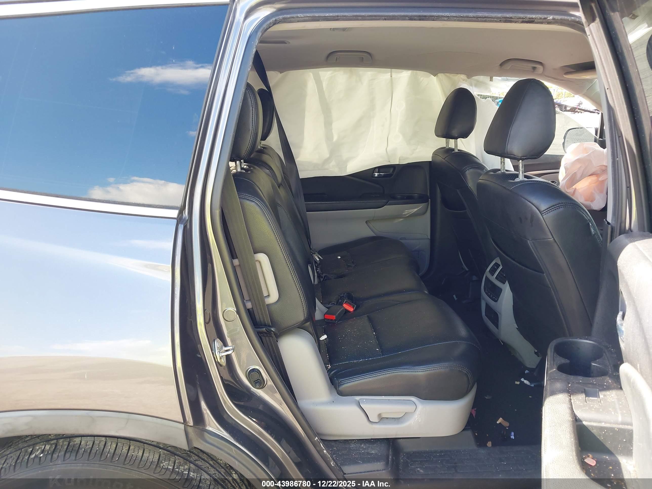 HONDA PILOT image 8