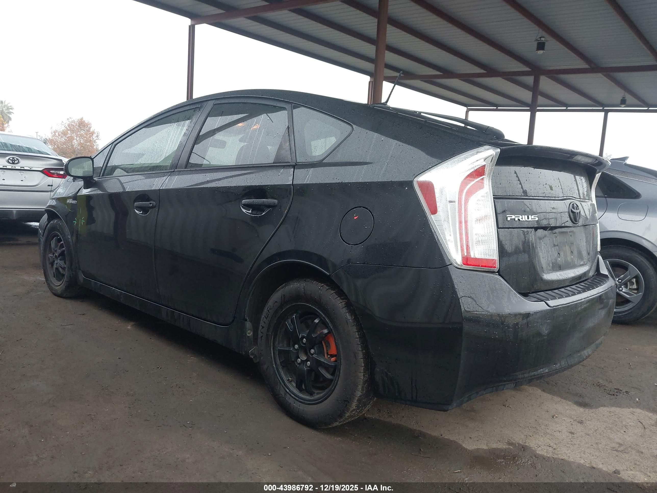 TOYOTA PRIUS image 3